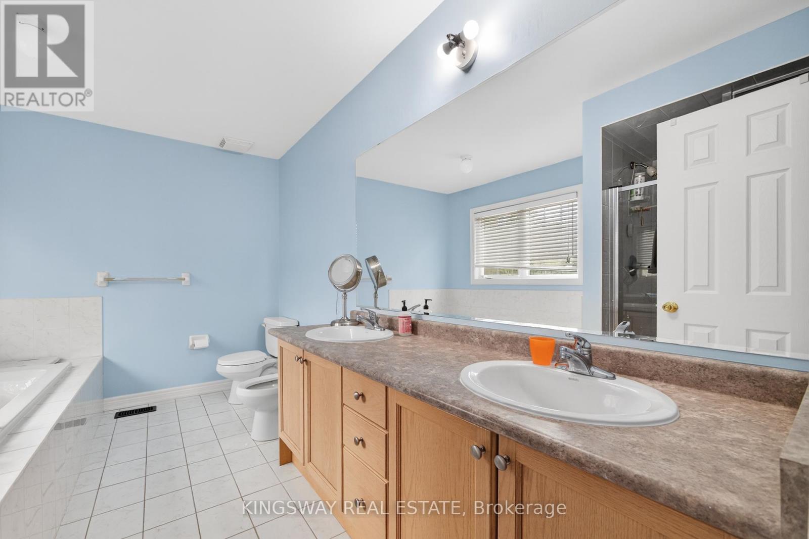 284 Holmes Crescent, Milton, Ontario  L9T 0R2 - Photo 26 - W12386799