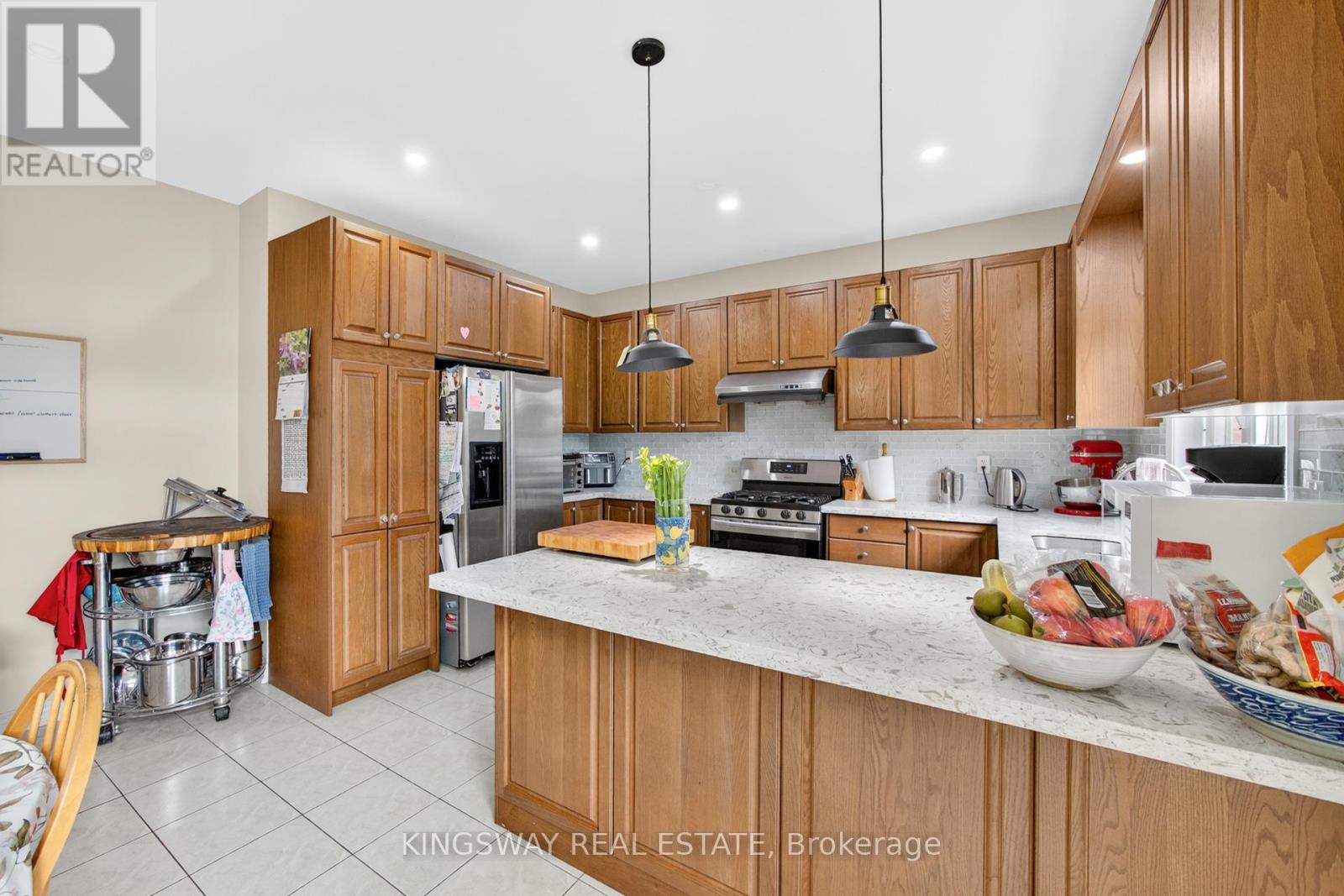 284 Holmes Crescent, Milton, Ontario  L9T 0R2 - Photo 15 - W12386799