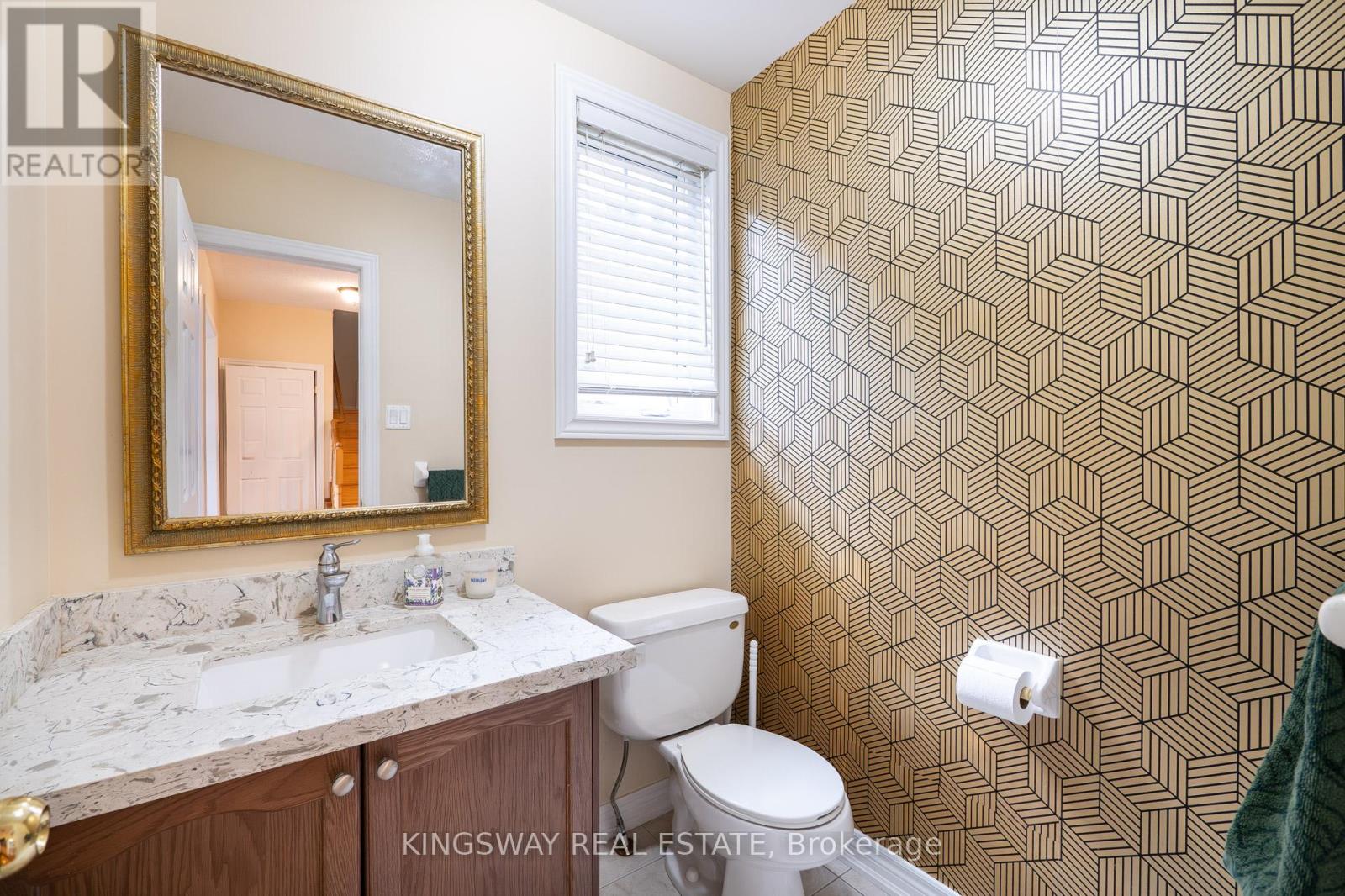 284 Holmes Crescent, Milton, Ontario  L9T 0R2 - Photo 19 - W12386799