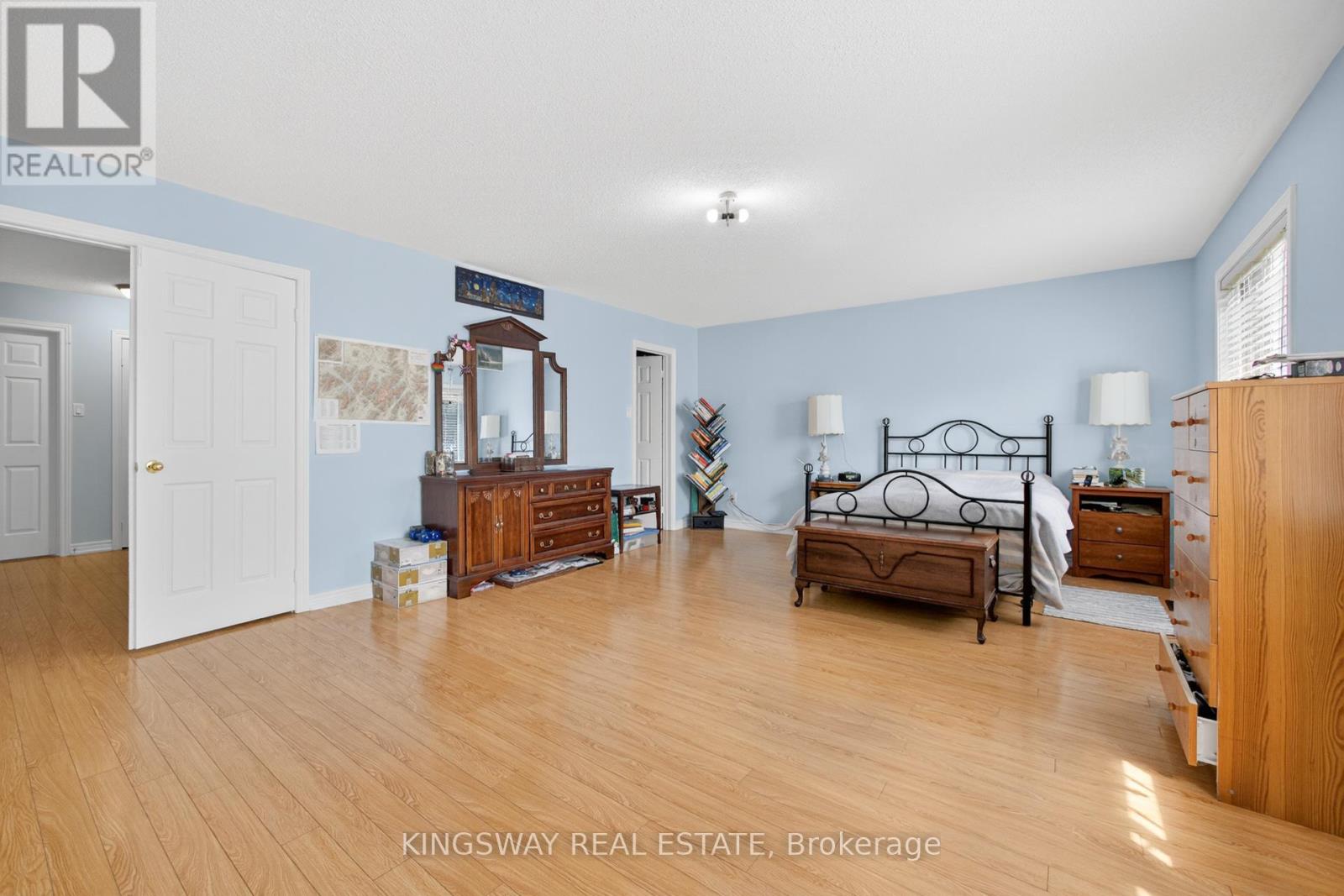 284 Holmes Crescent, Milton, Ontario  L9T 0R2 - Photo 24 - W12386799