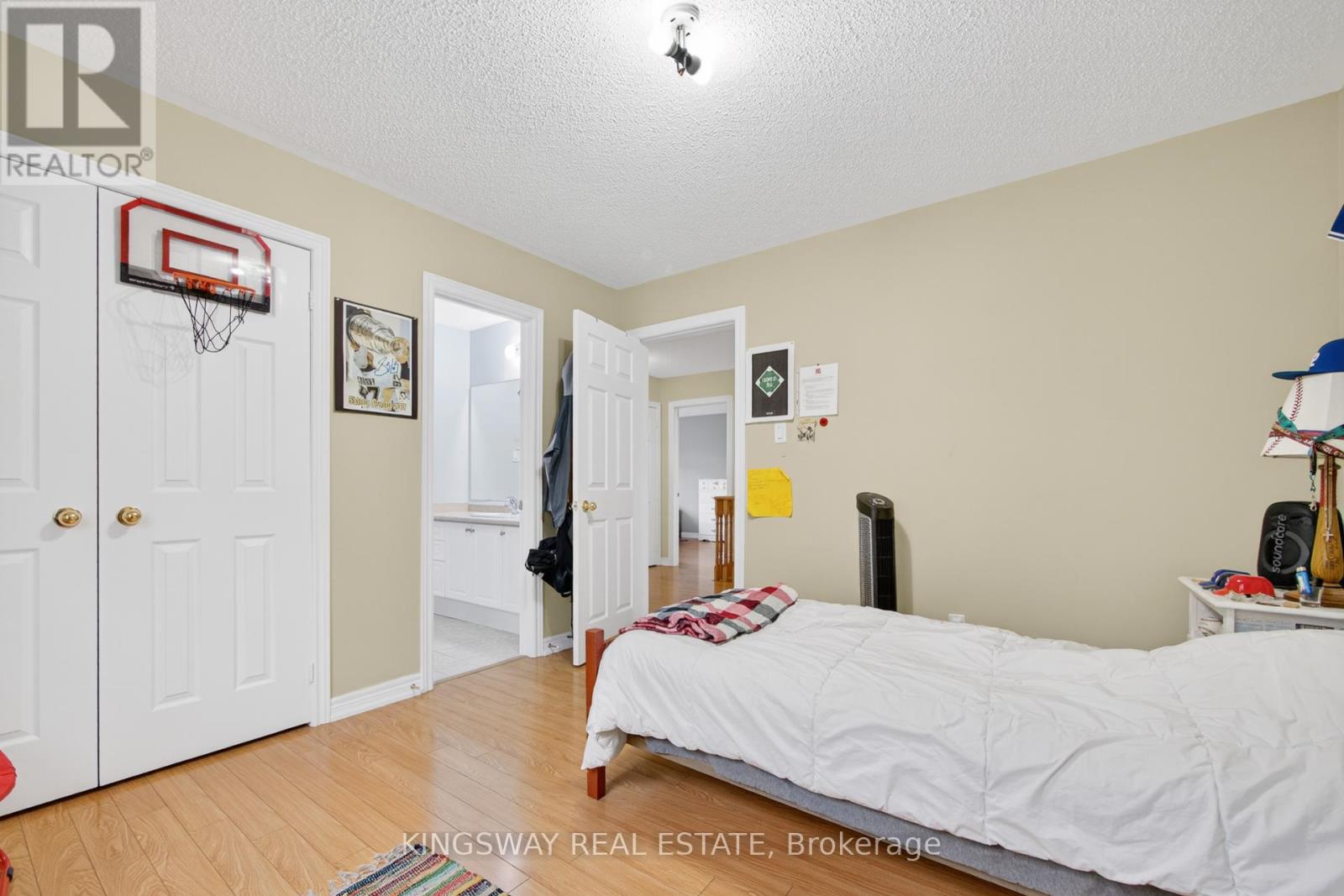 284 Holmes Crescent, Milton, Ontario  L9T 0R2 - Photo 33 - W12386799