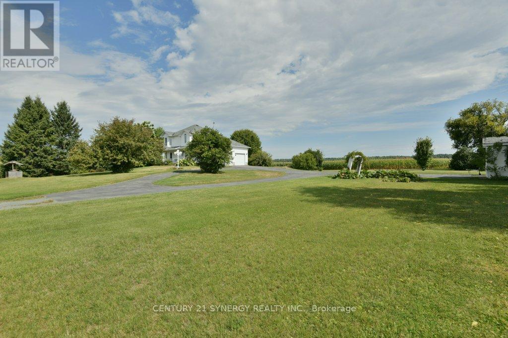 2502 Diamondview Road, Ottawa, Ontario  K0A 1L0 - Photo 2 - X12388467