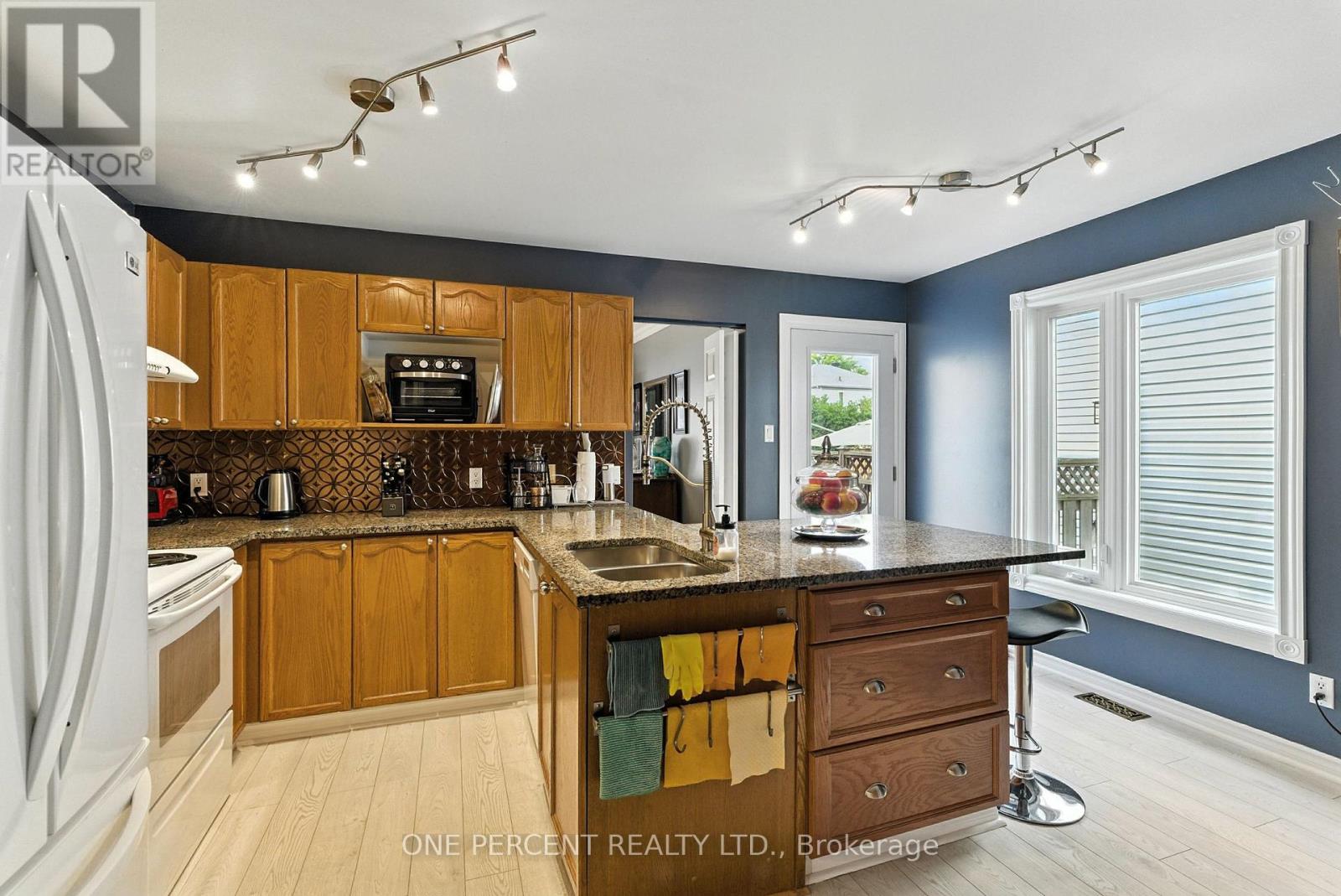 59 Woodford Way, Ottawa, Ontario  K2J 4B5 - Photo 5 - X12388537