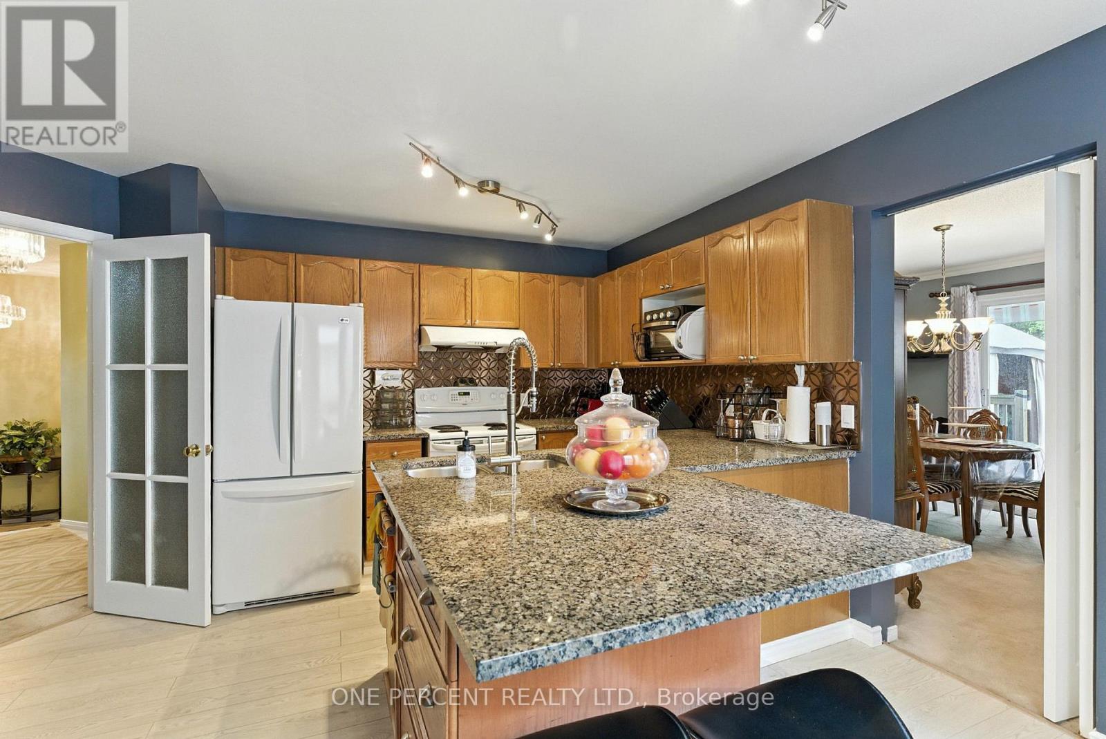 59 Woodford Way, Ottawa, Ontario  K2J 4B5 - Photo 6 - X12388537