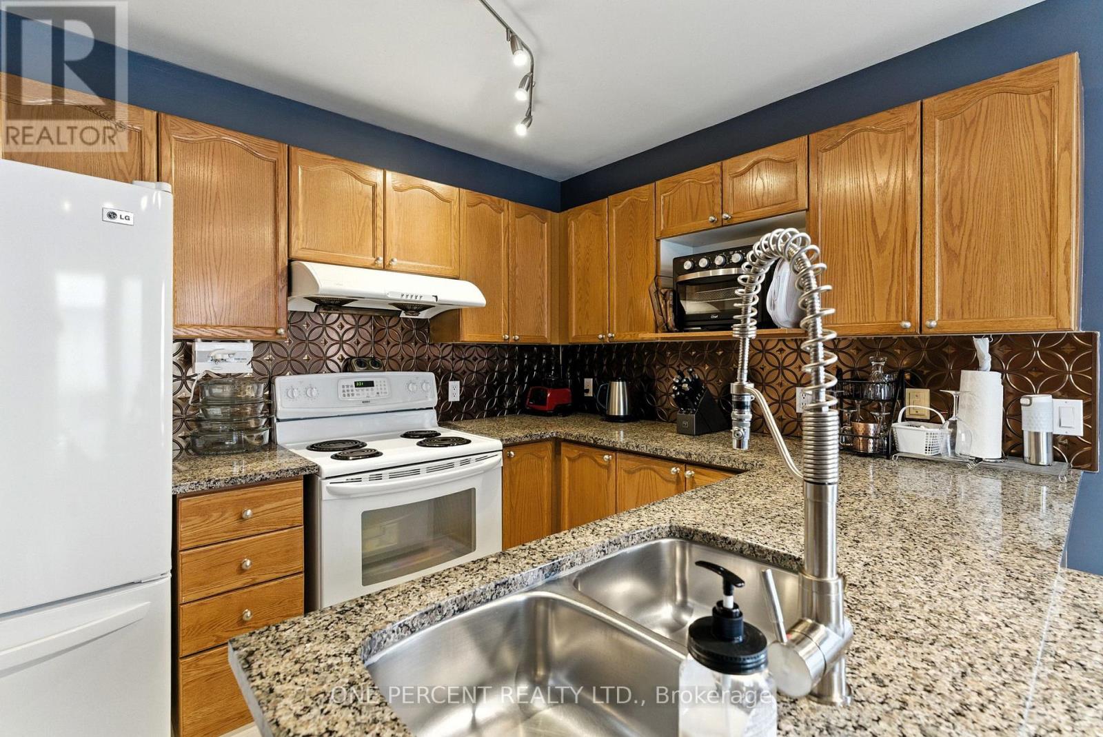 59 Woodford Way, Ottawa, Ontario  K2J 4B5 - Photo 7 - X12388537
