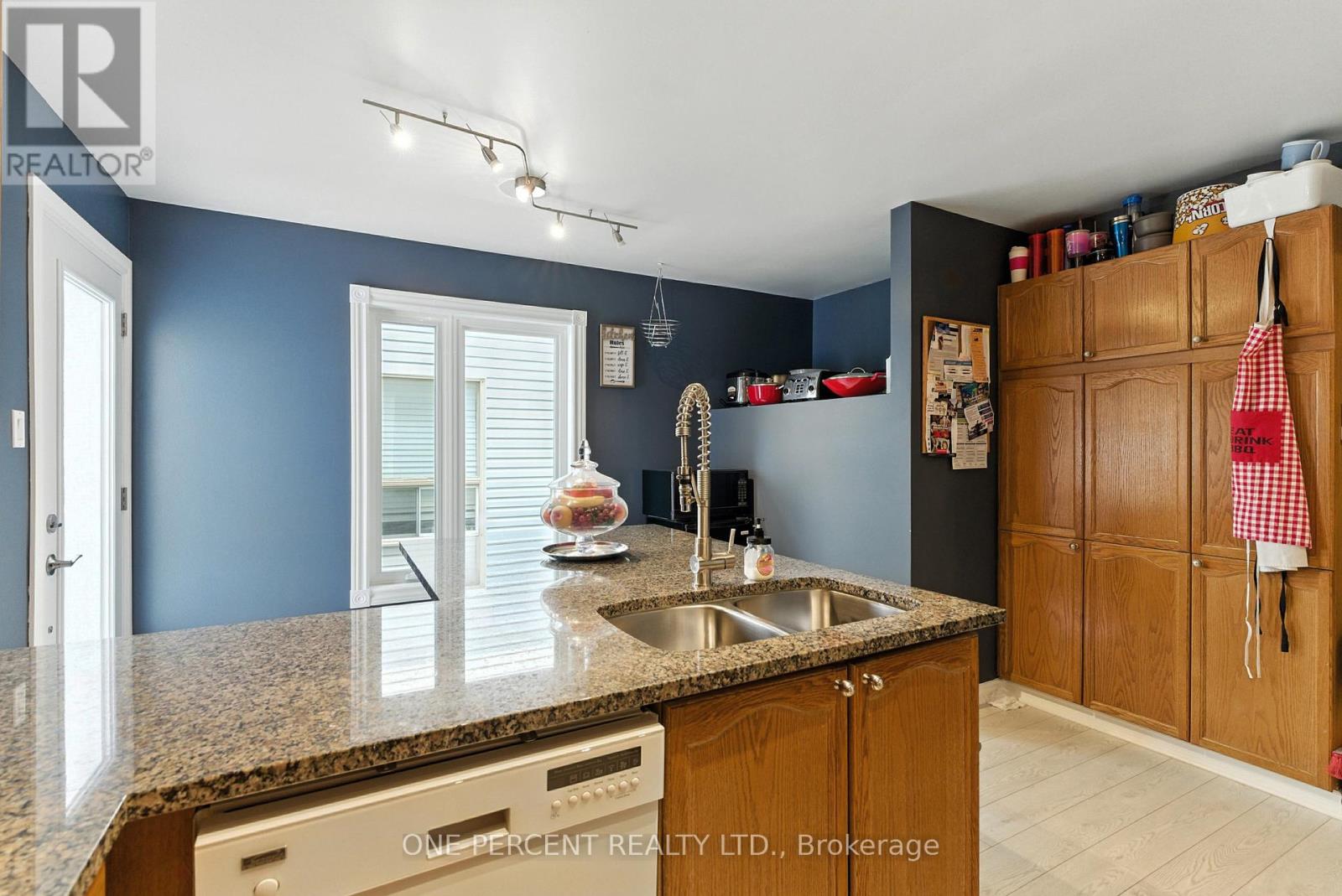 59 Woodford Way, Ottawa, Ontario  K2J 4B5 - Photo 9 - X12388537