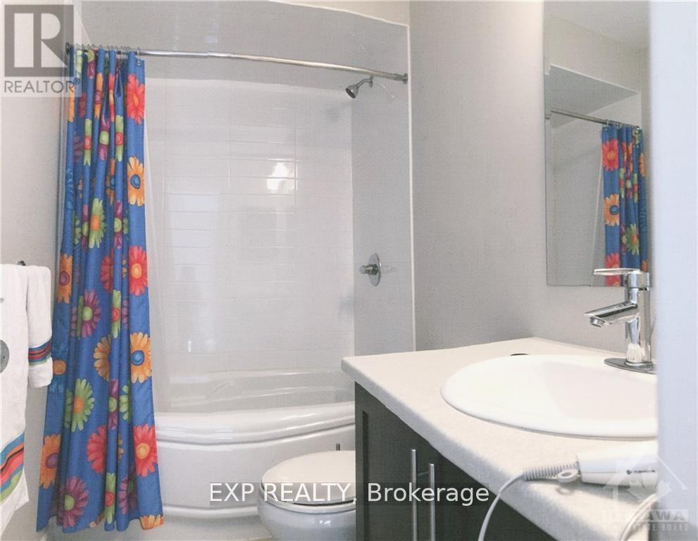 203 Mareth Way, Ottawa, Ontario  K4M 0C9 - Photo 8 - X12388583