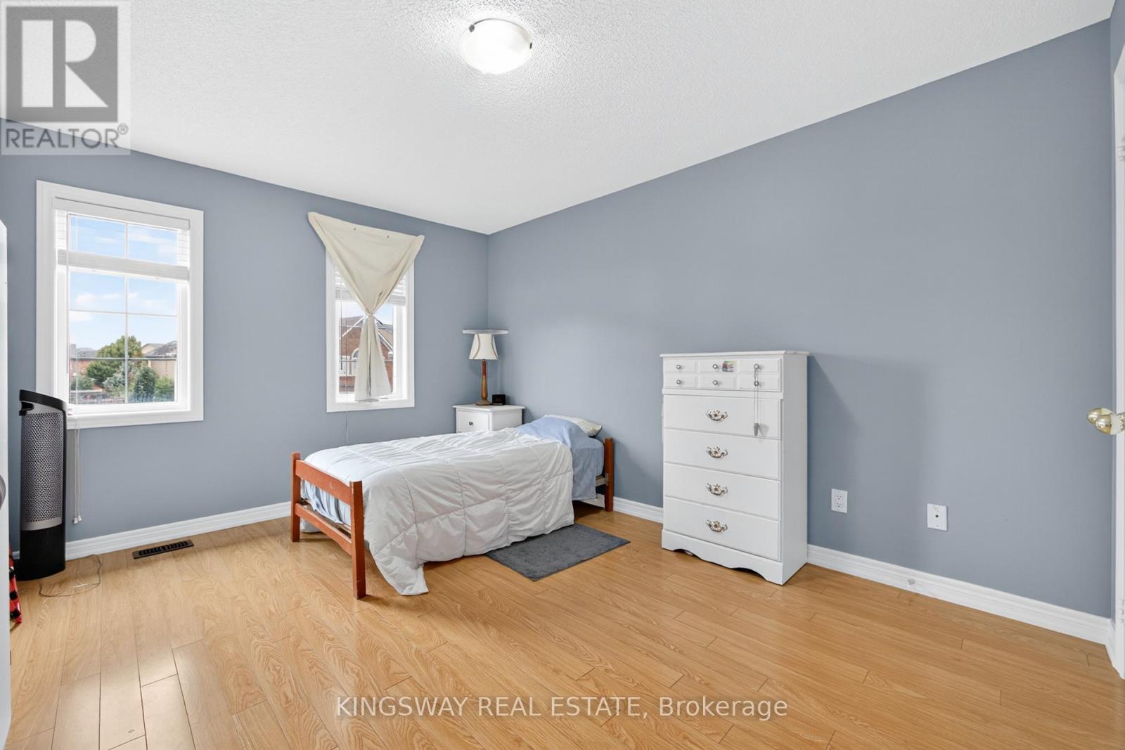 284 Holmes Crescent, Milton, Ontario  L9T 0R2 - Photo 28 - W12386799