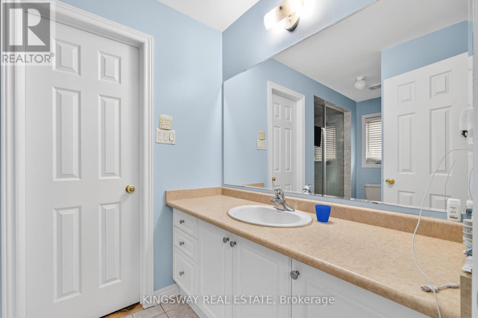 284 Holmes Crescent, Milton, Ontario  L9T 0R2 - Photo 36 - W12386799