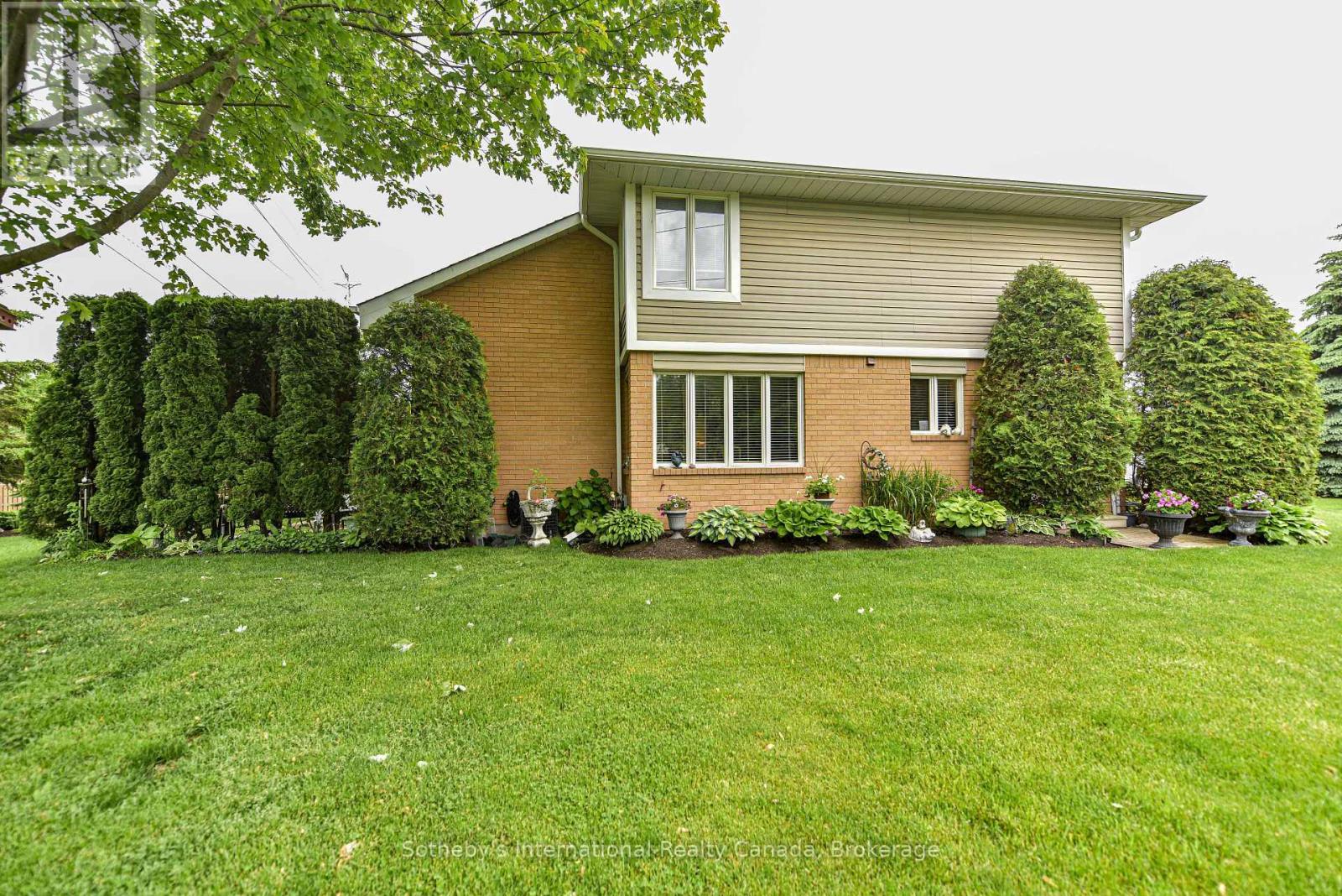 101 - 10 Museum Drive, Orillia, Ontario  L3V 7T9 - Photo 2 - S12388480