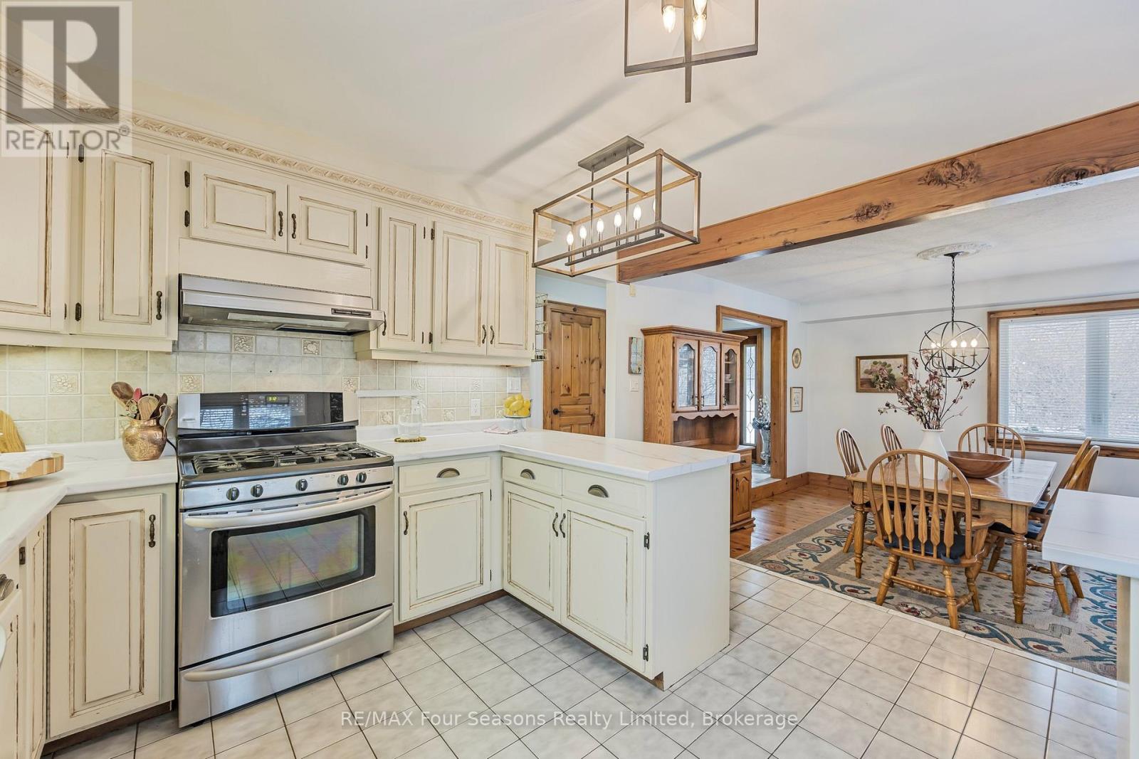 3 Sydenham Trail E, Clearview, Ontario  L0M 1H0 - Photo 13 - S12388483