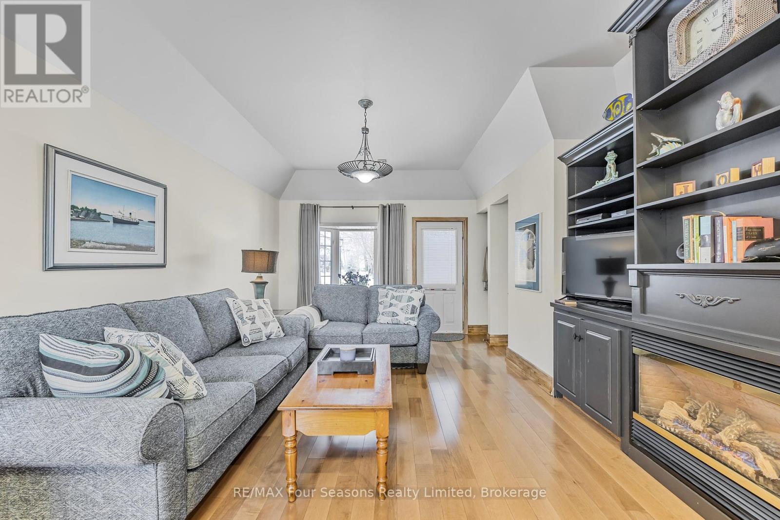 3 Sydenham Trail E, Clearview, Ontario  L0M 1H0 - Photo 16 - S12388483