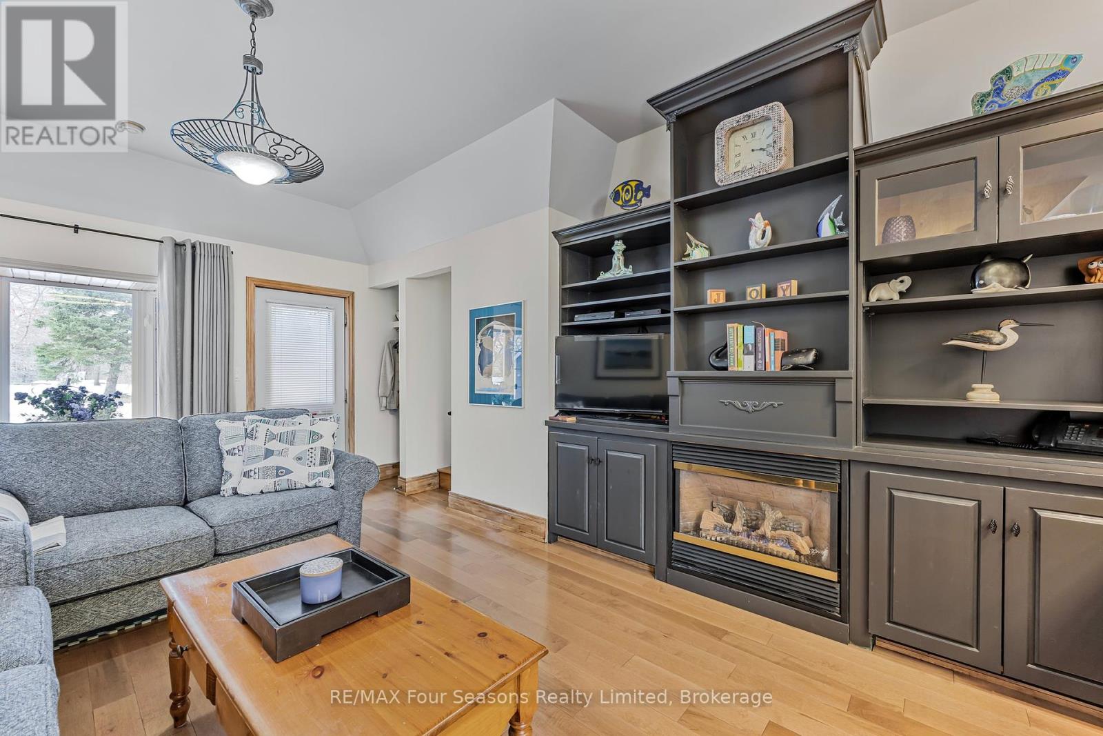 3 Sydenham Trail E, Clearview, Ontario  L0M 1H0 - Photo 18 - S12388483