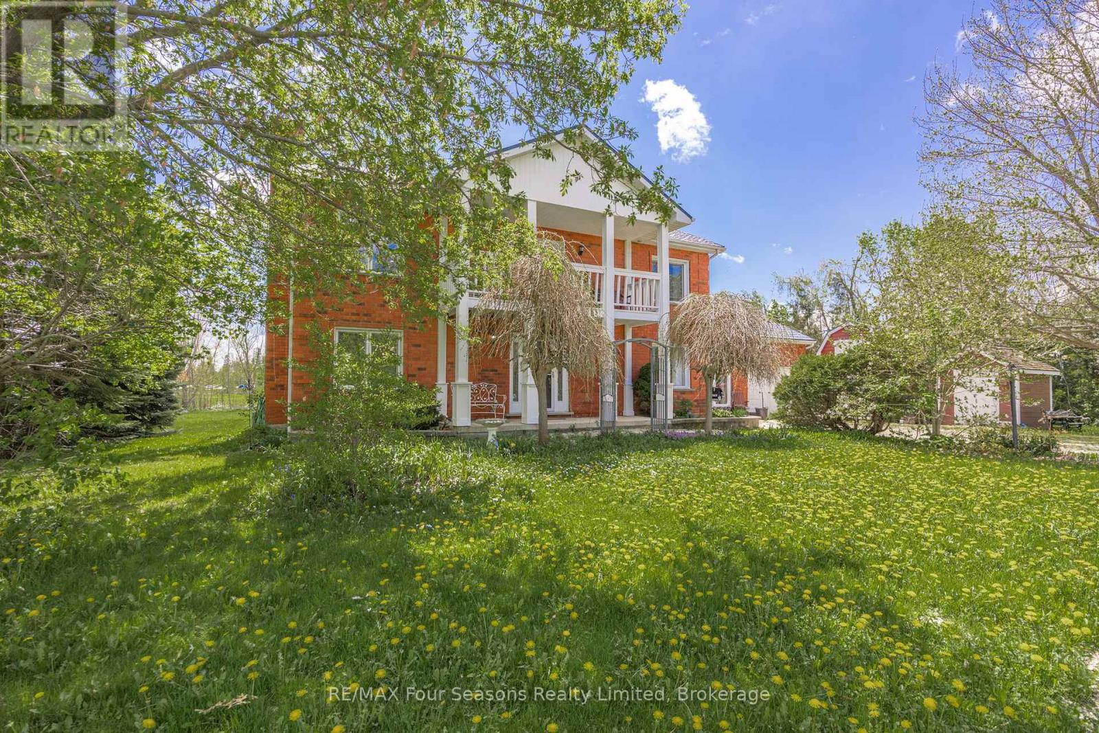 3 Sydenham Trail E, Clearview, Ontario  L0M 1H0 - Photo 3 - S12388483