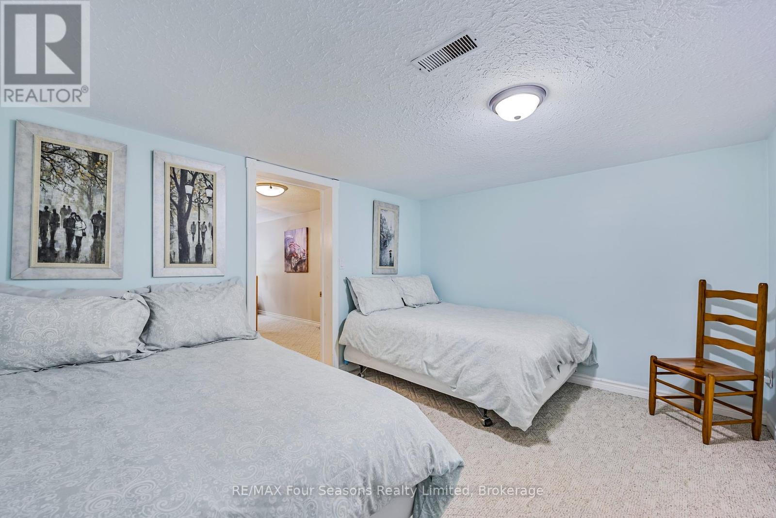 3 Sydenham Trail E, Clearview, Ontario  L0M 1H0 - Photo 32 - S12388483