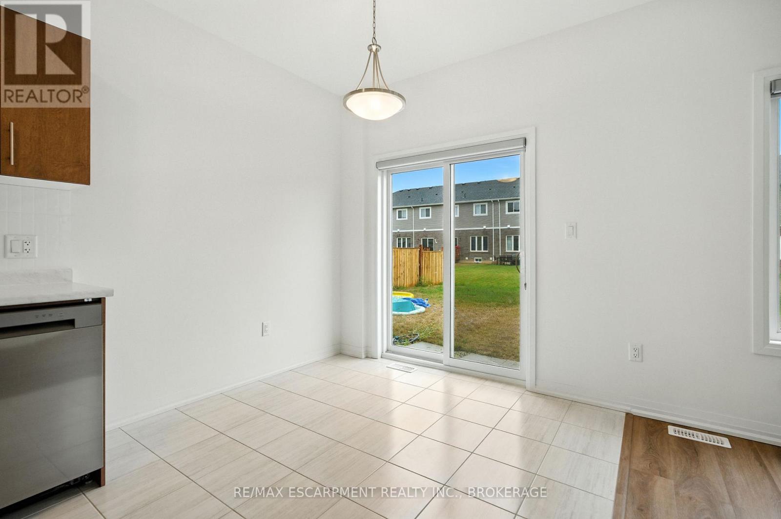 25 Saffron Way, Pelham, Ontario  L0S 1E1 - Photo 10 - X12388481