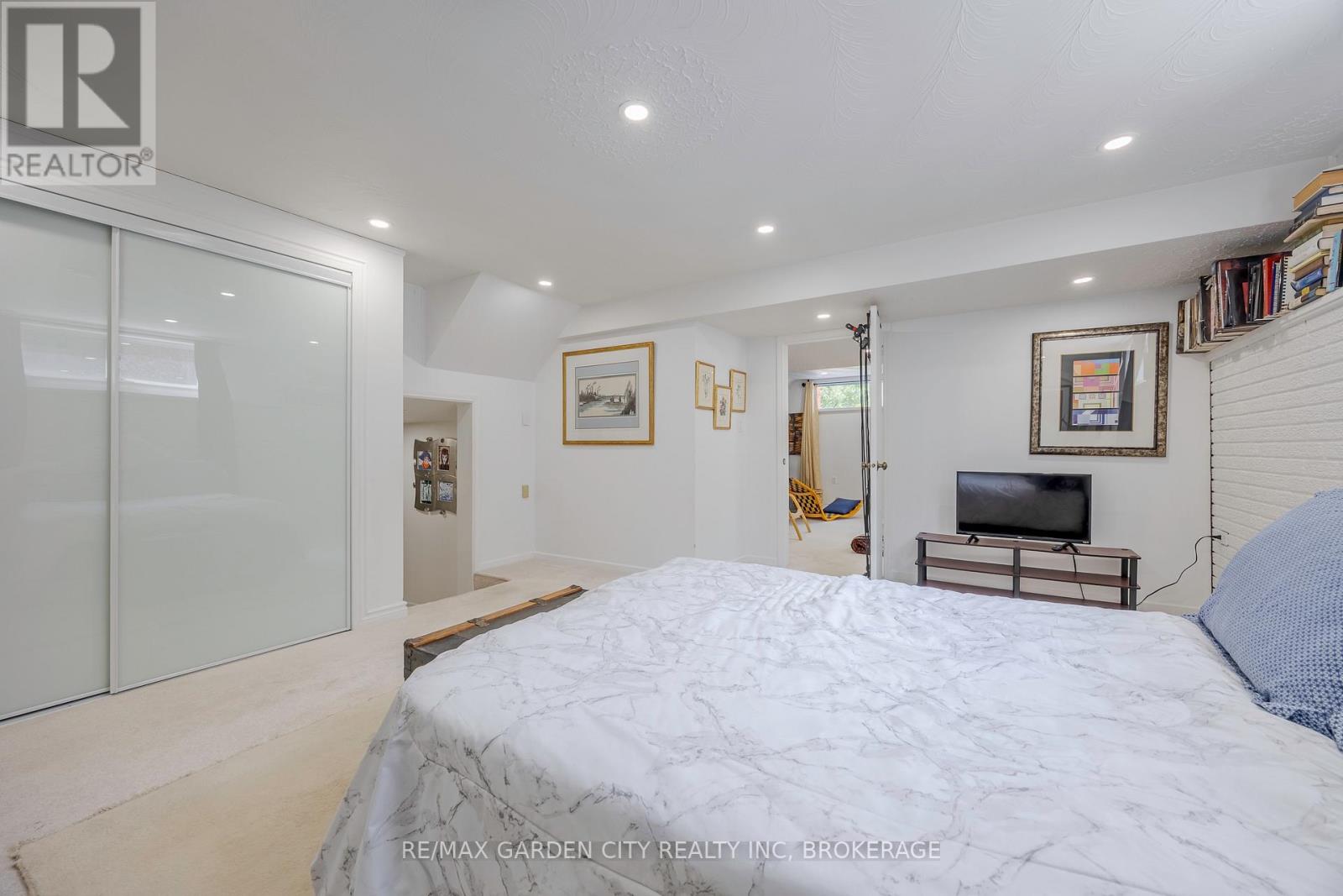 5 Woodgarden Court, St. Catharines, Ontario  L2M 7C9 - Photo 25 - X12388532