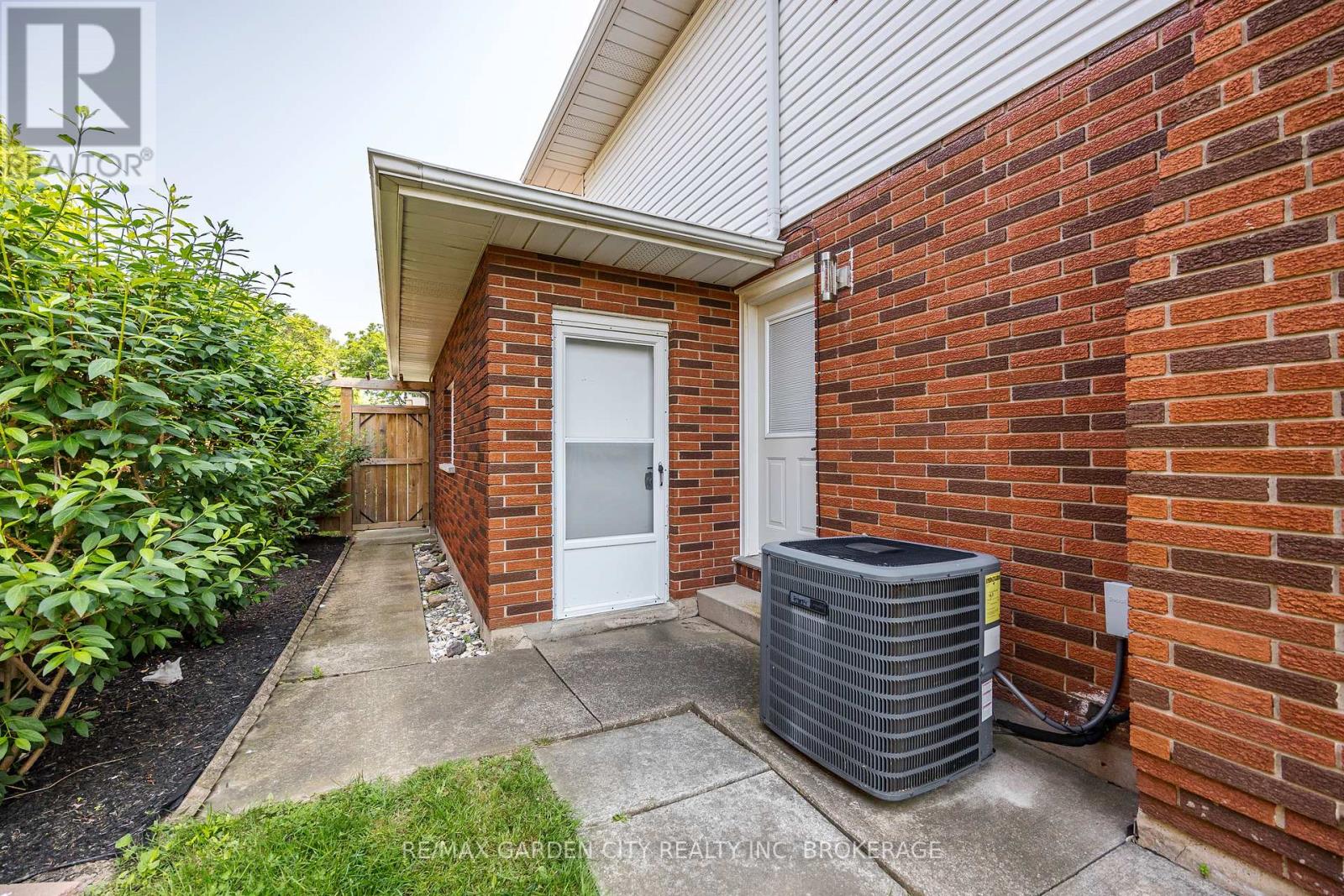 5 Woodgarden Court, St. Catharines, Ontario  L2M 7C9 - Photo 33 - X12388532