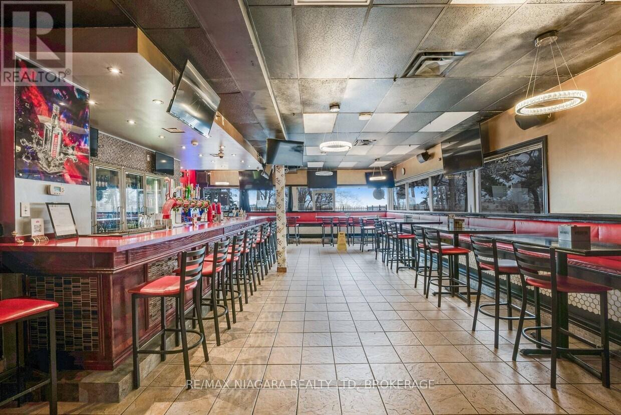 231 St. Paul Street W, St. Catharines (Western Hill), Ontario  L2S 2E3 - Photo 11 - X12388613