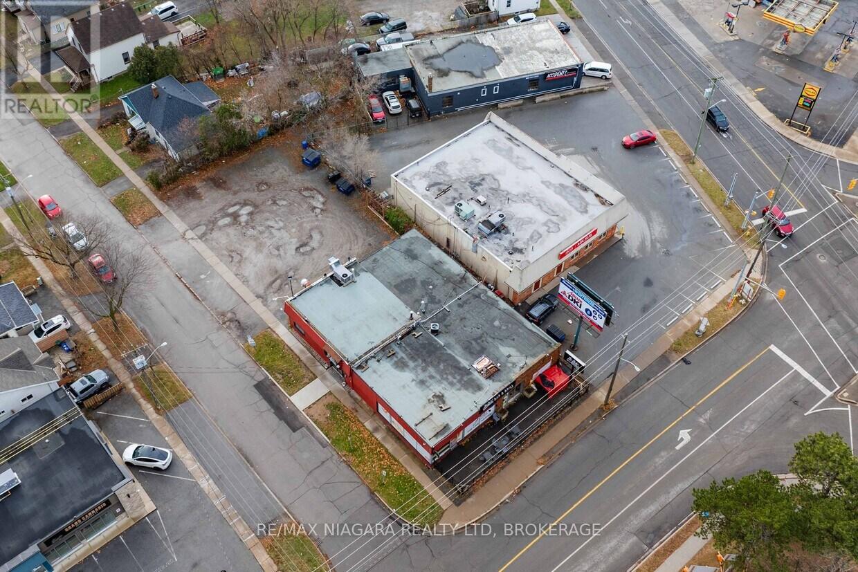 231 St. Paul Street W, St. Catharines (Western Hill), Ontario  L2S 2E3 - Photo 2 - X12388613