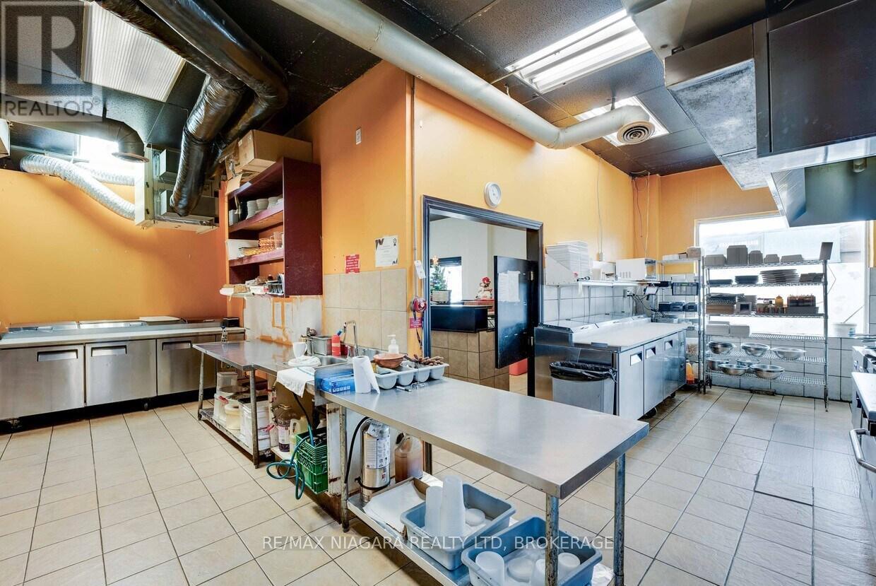 231 St. Paul Street W, St. Catharines (Western Hill), Ontario  L2S 2E3 - Photo 20 - X12388613