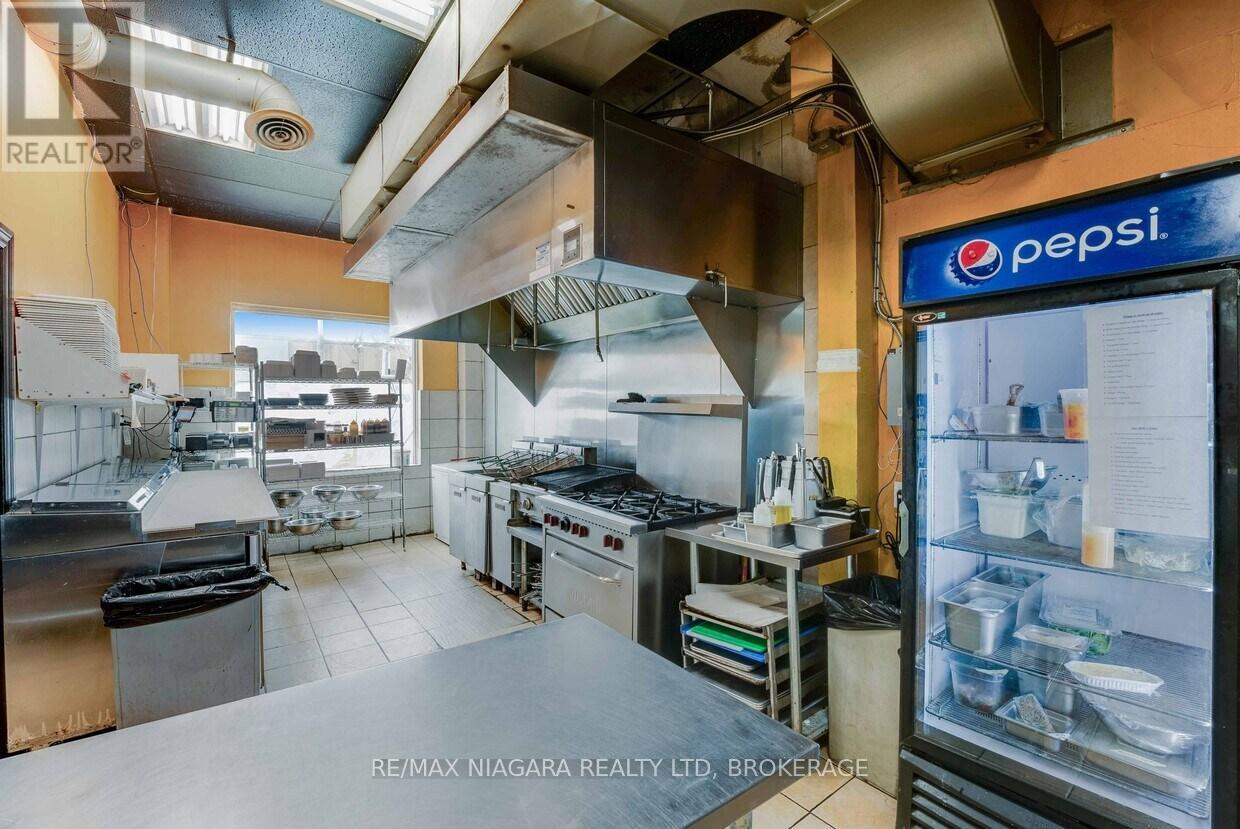 231 St. Paul Street W, St. Catharines (Western Hill), Ontario  L2S 2E3 - Photo 21 - X12388613