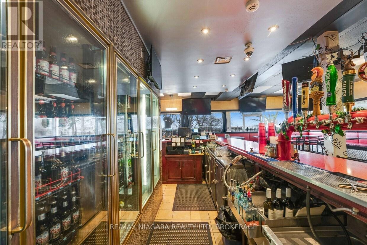231 St. Paul Street W, St. Catharines (Western Hill), Ontario  L2S 2E3 - Photo 8 - X12388613