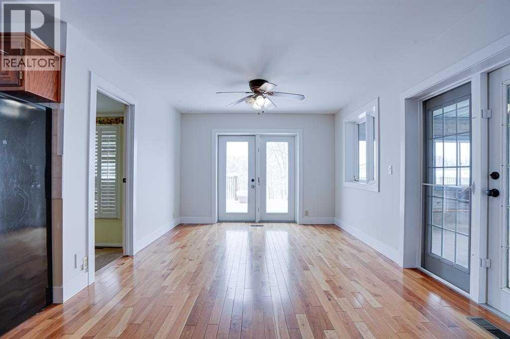 264201 Range Road 12  Sw, Airdrie, Alberta  T4B 2Z8 - Photo 10 - A2232247