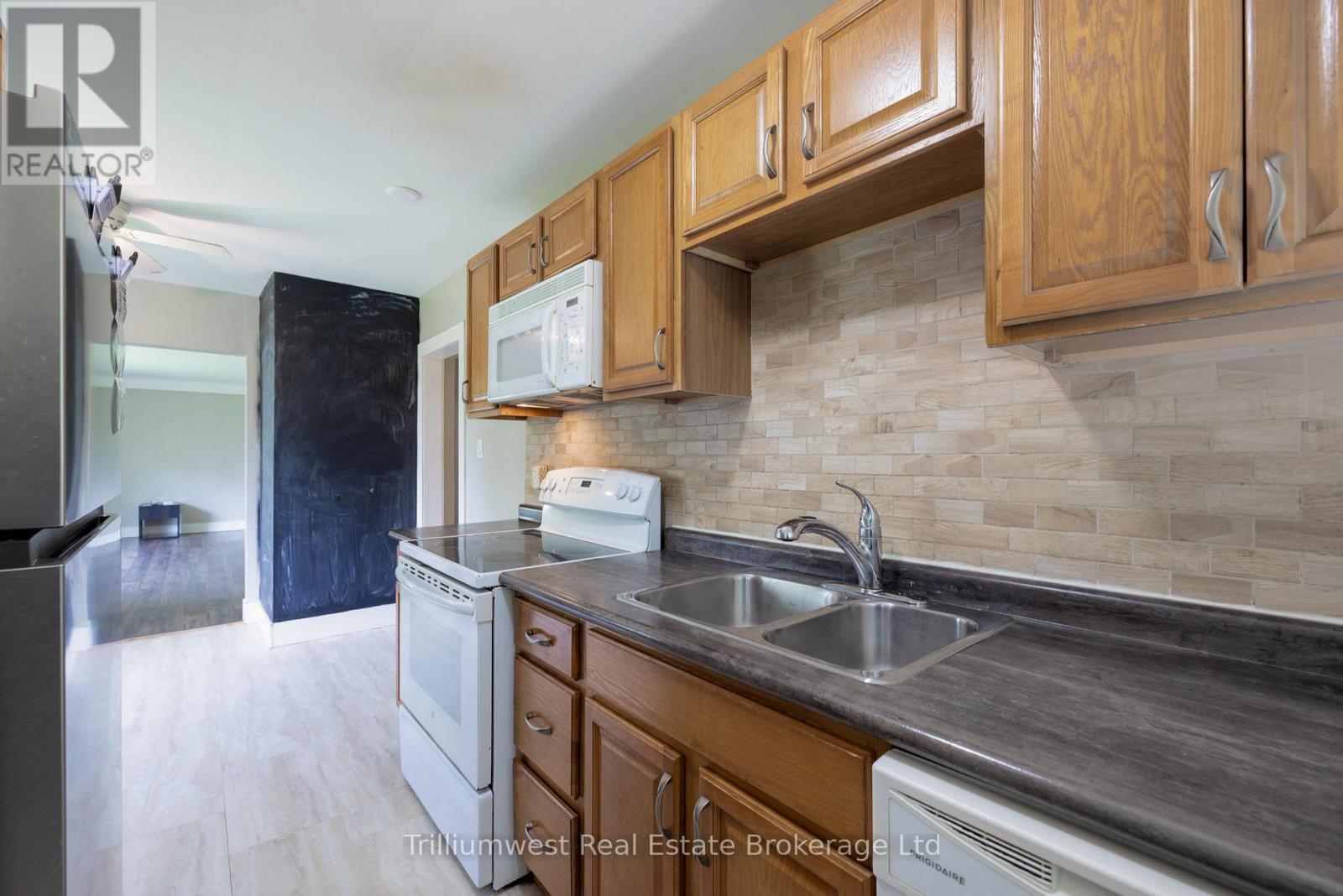 A3 - 284 Trott Drive, London North, Ontario  N6G 1B5 - Photo 9 - X12388625
