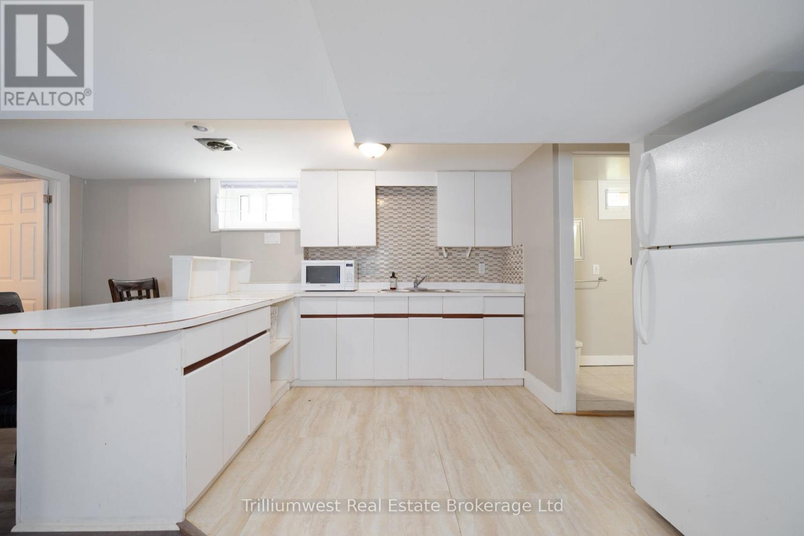B1 - 284 Trott Drive, London North, Ontario  N6G 1B5 - Photo 6 - X12388628