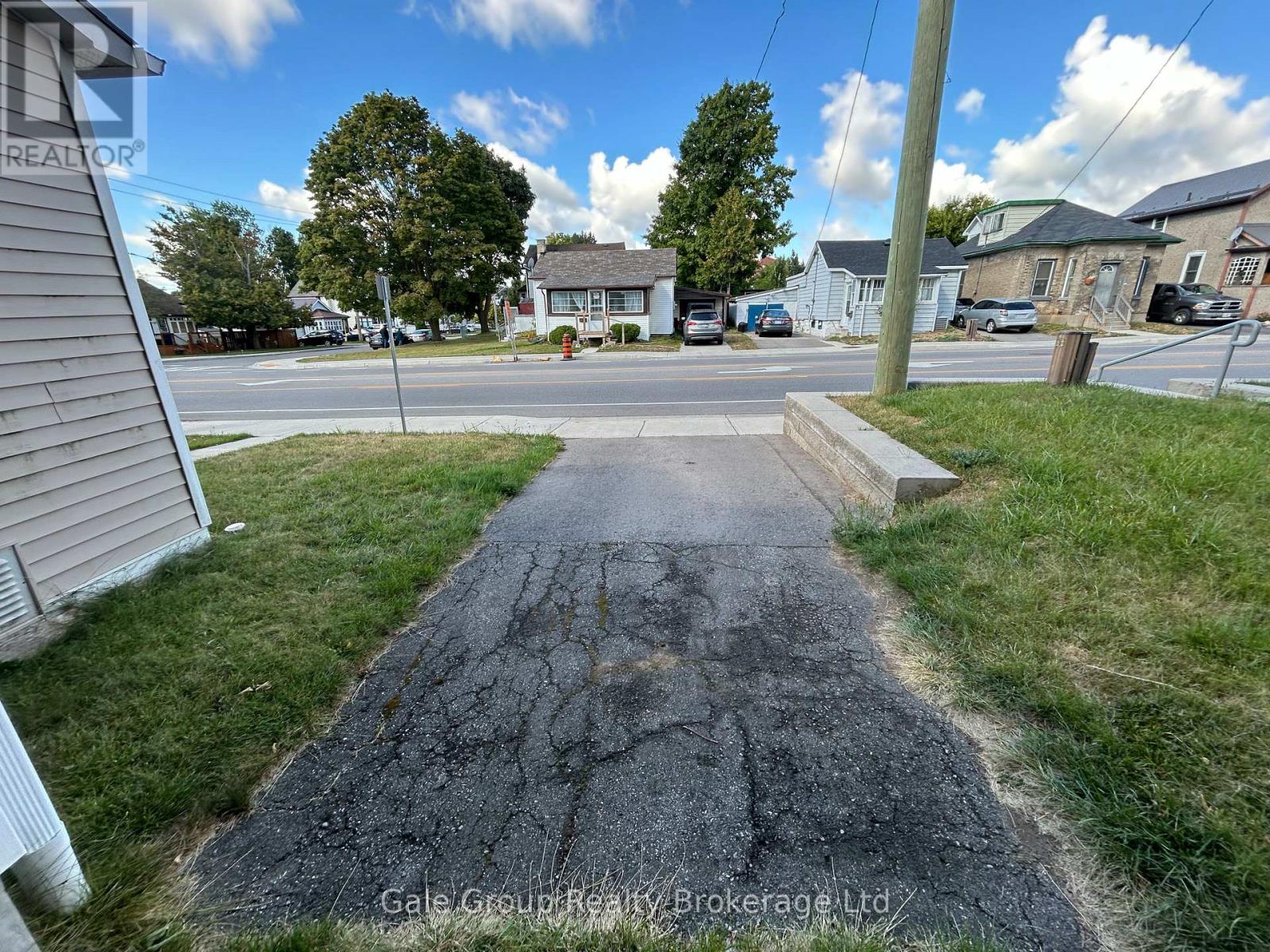 74 Huron Street, Woodstock (Woodstock - North), Ontario  N4S 6Z3 - Photo 10 - X12388447