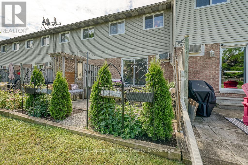 14 - 10 Dufferin Street, Norwich, Ontario  N0J 1P0 - Photo 41 - X12388561