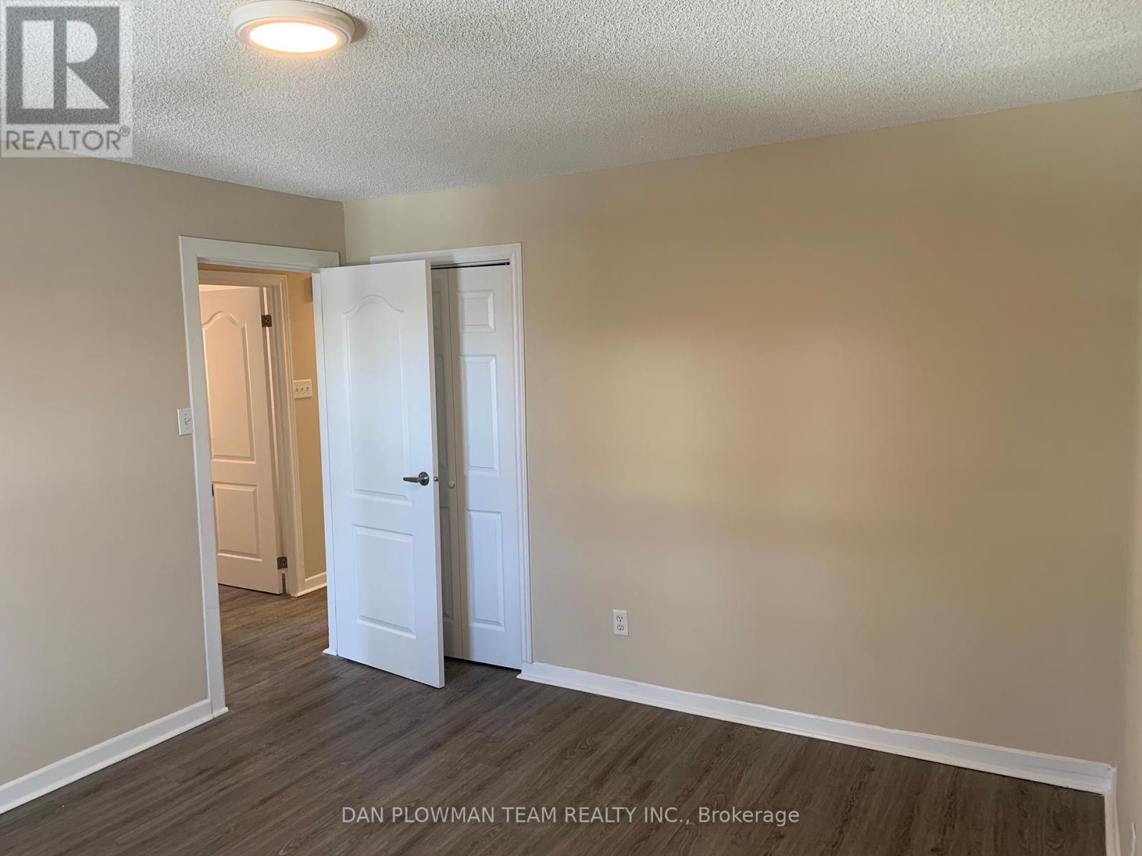 3 - 54 Ritson Road S, Oshawa, Ontario  L1H 5G9 - Photo 2 - E12388417
