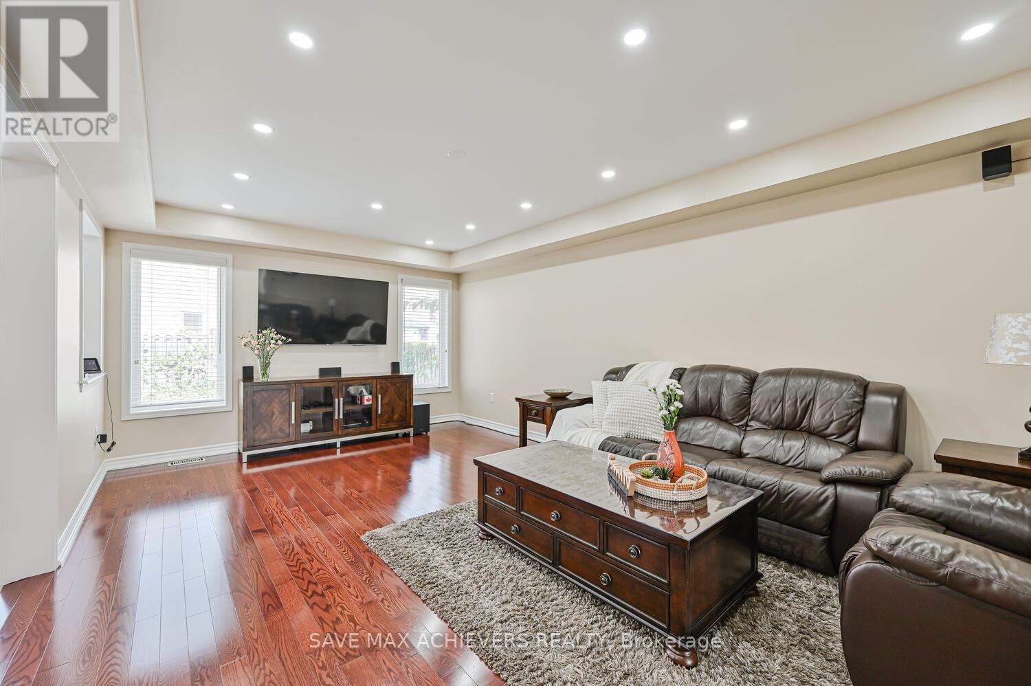 37 Bloom Drive, Brampton (Bram East), Ontario  L6P 3C3 - Photo 14 - W12388425