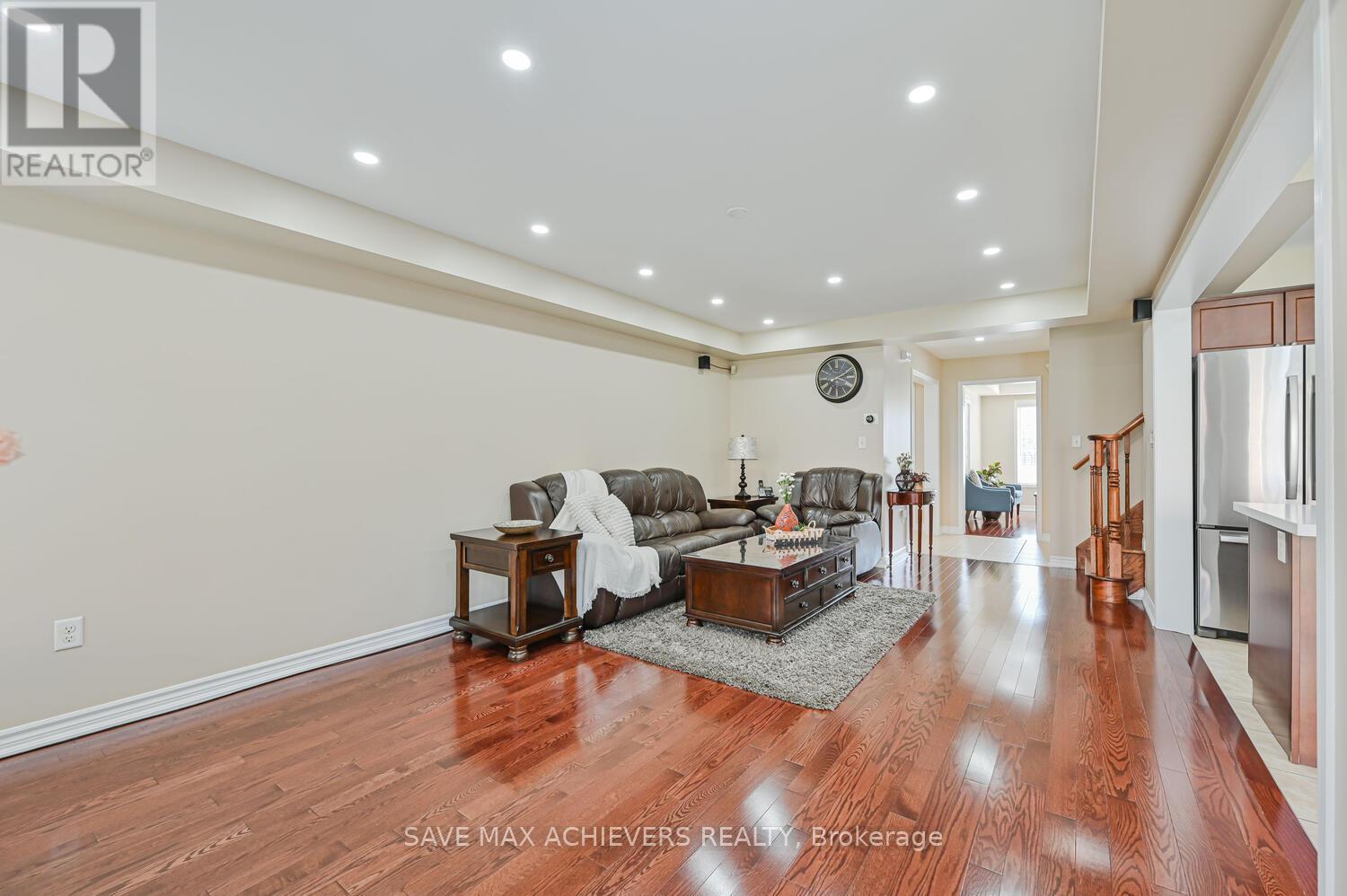 37 Bloom Drive, Brampton (Bram East), Ontario  L6P 3C3 - Photo 16 - W12388425