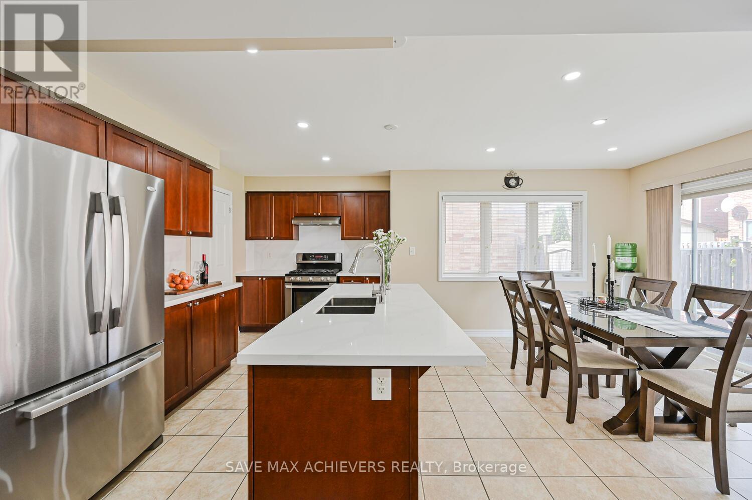 37 Bloom Drive, Brampton (Bram East), Ontario  L6P 3C3 - Photo 18 - W12388425