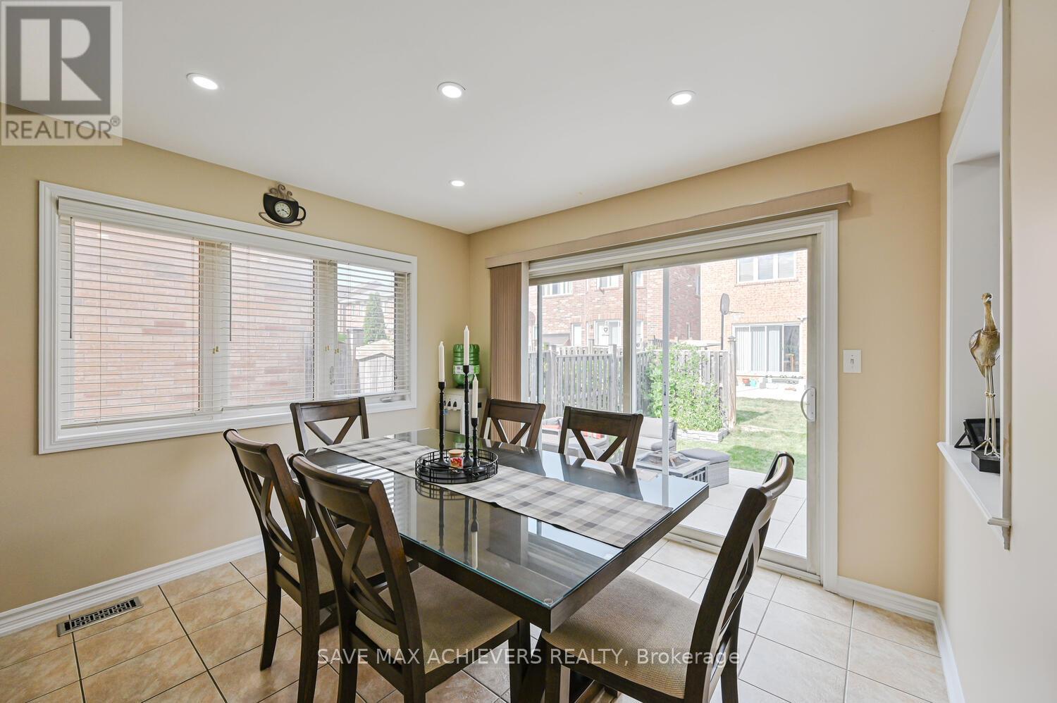 37 Bloom Drive, Brampton (Bram East), Ontario  L6P 3C3 - Photo 19 - W12388425