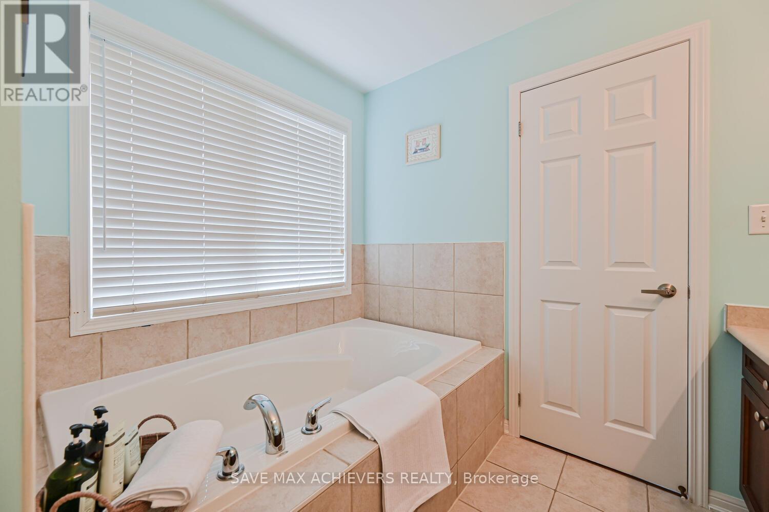 37 Bloom Drive, Brampton (Bram East), Ontario  L6P 3C3 - Photo 32 - W12388425