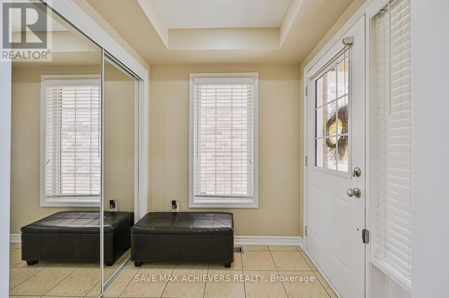37 Bloom Drive, Brampton (Bram East), Ontario  L6P 3C3 - Photo 8 - W12388425