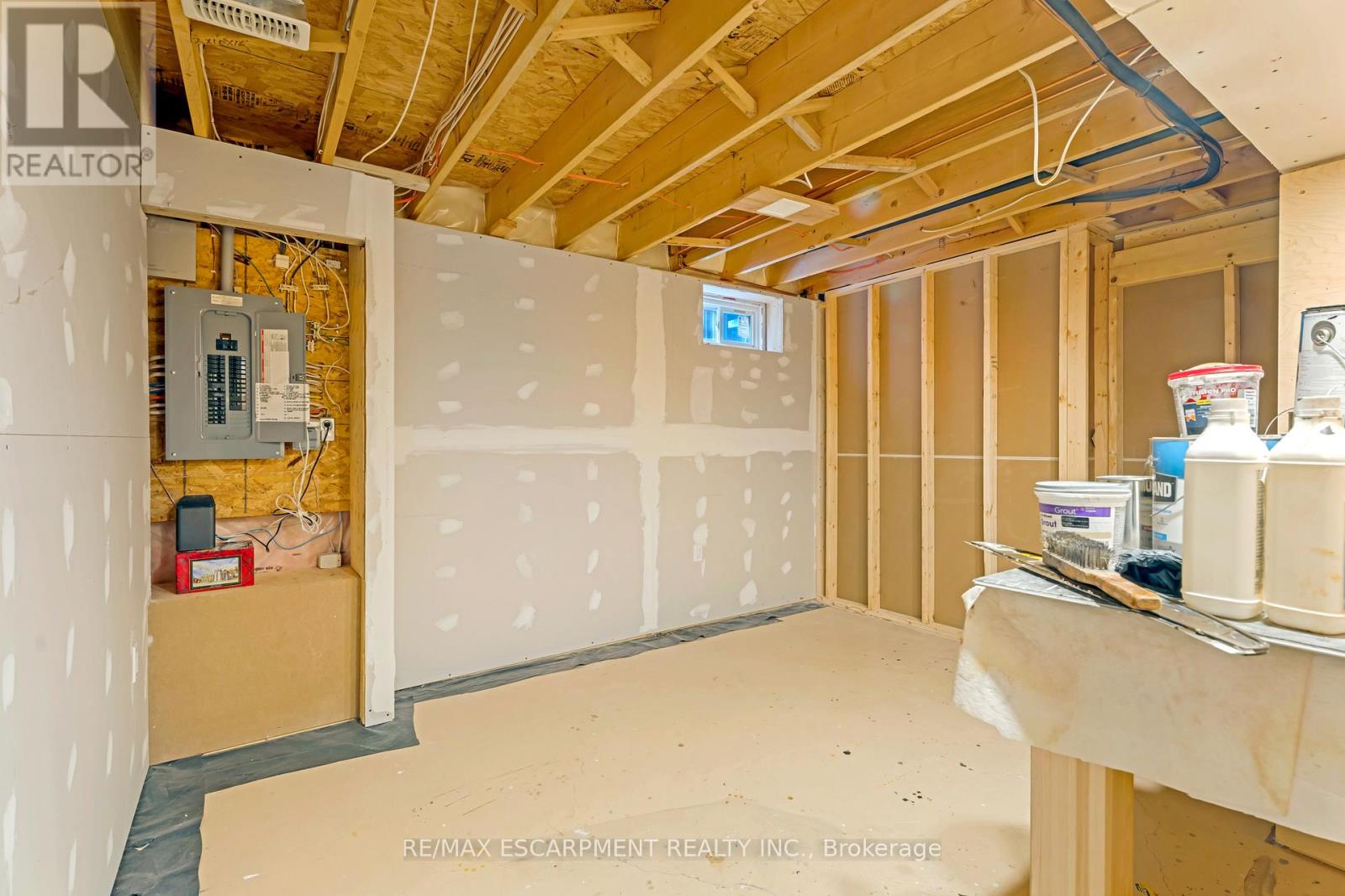60 Garinger Crescent, Hamilton (Binbrook), Ontario  L0R 1C0 - Photo 37 - X12388343