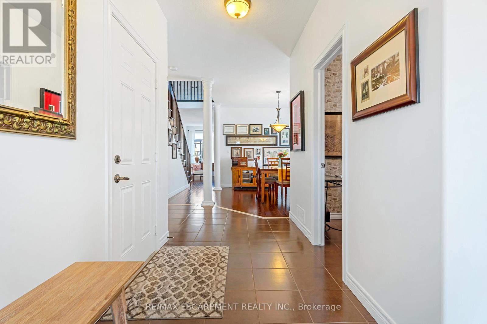 60 Garinger Crescent, Hamilton (Binbrook), Ontario  L0R 1C0 - Photo 7 - X12388343