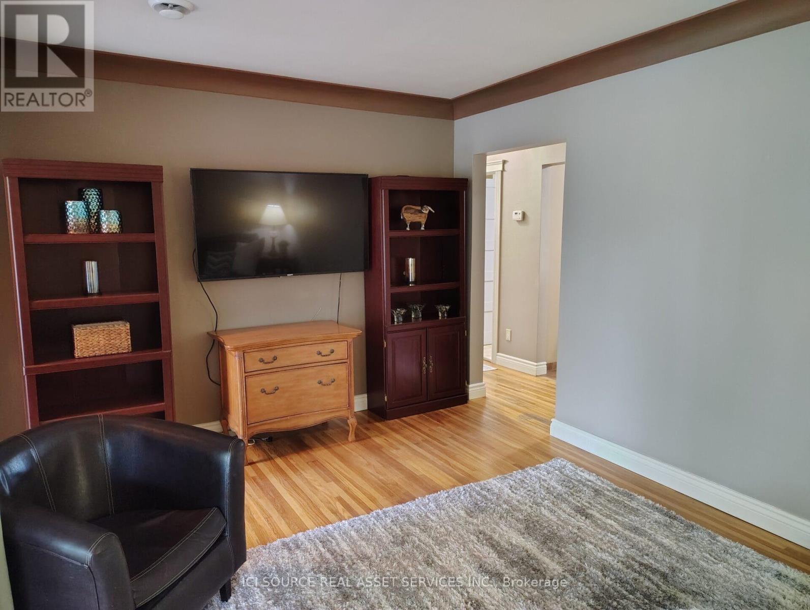8581 Jerome Street, Windsor, Ontario  N8S 1W8 - Photo 5 - X12388381