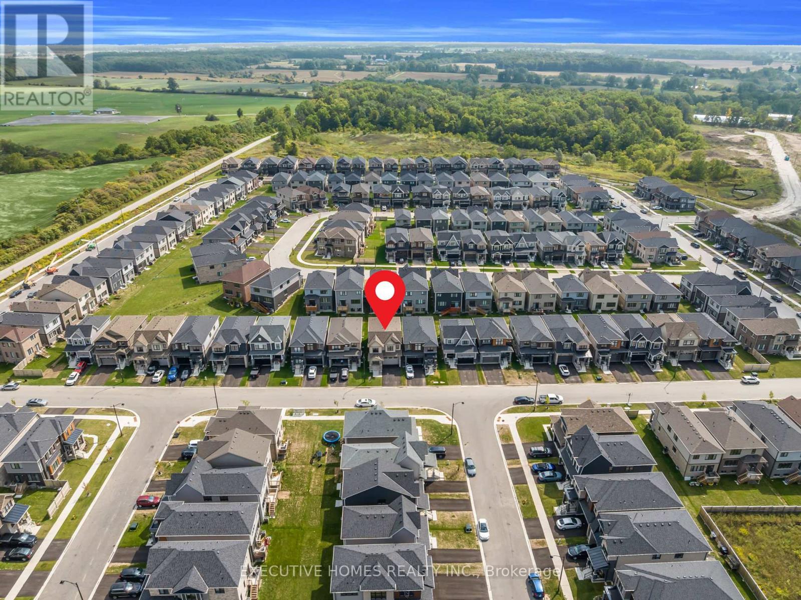 170 Lilac Circle, Haldimand, Ontario  N3W 0H5 - Photo 2 - X12388423