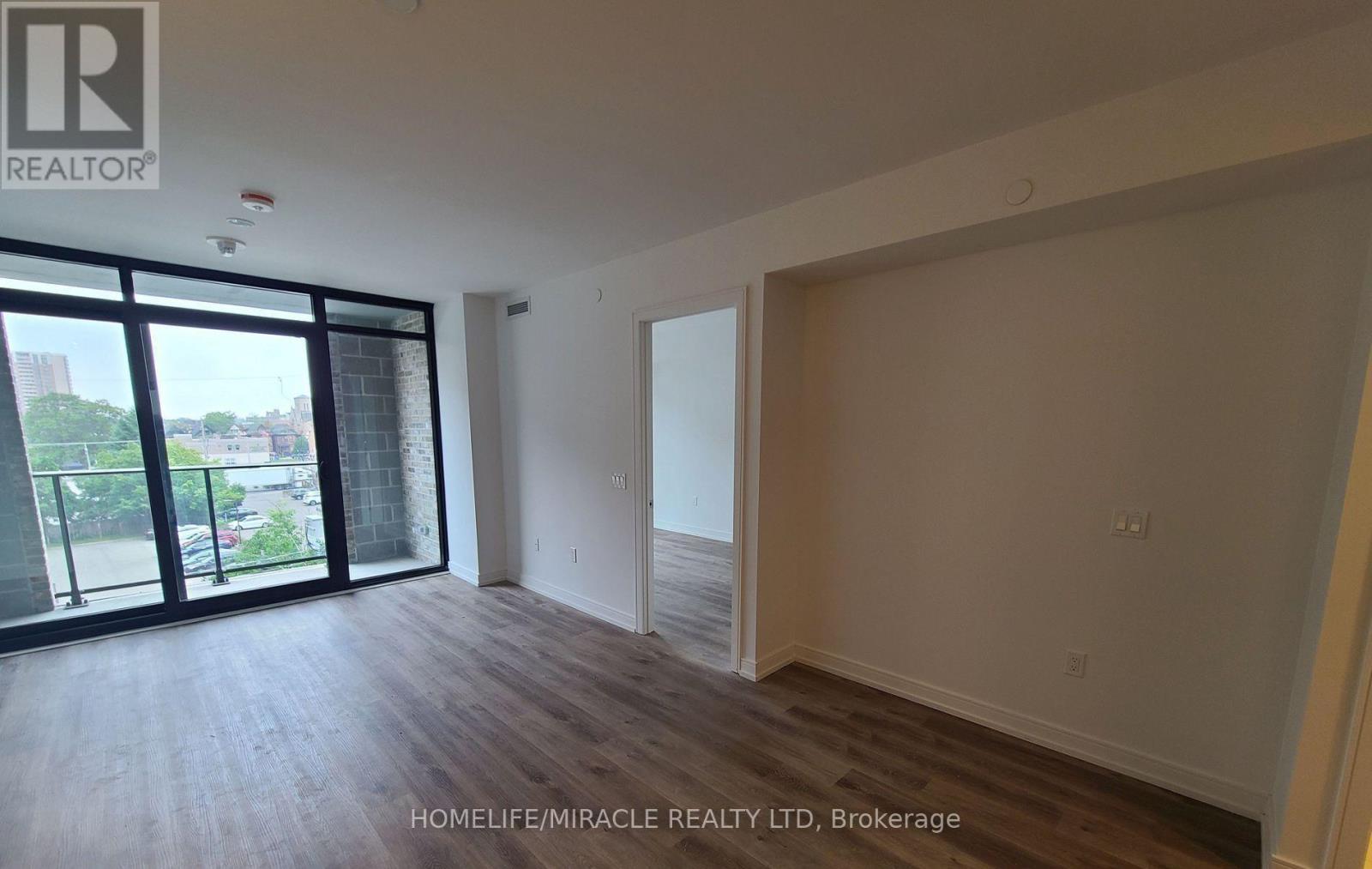 427 - 1 Jarvis Street, Hamilton, Ontario  L8R 3J2 - Photo 4 - X12388427