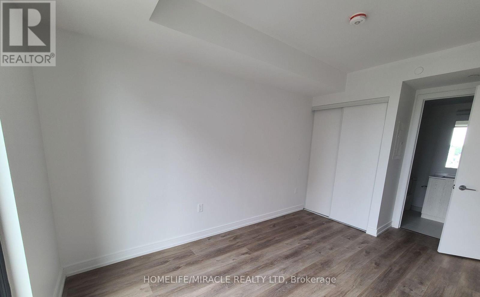 427 - 1 Jarvis Street, Hamilton, Ontario  L8R 3J2 - Photo 5 - X12388427