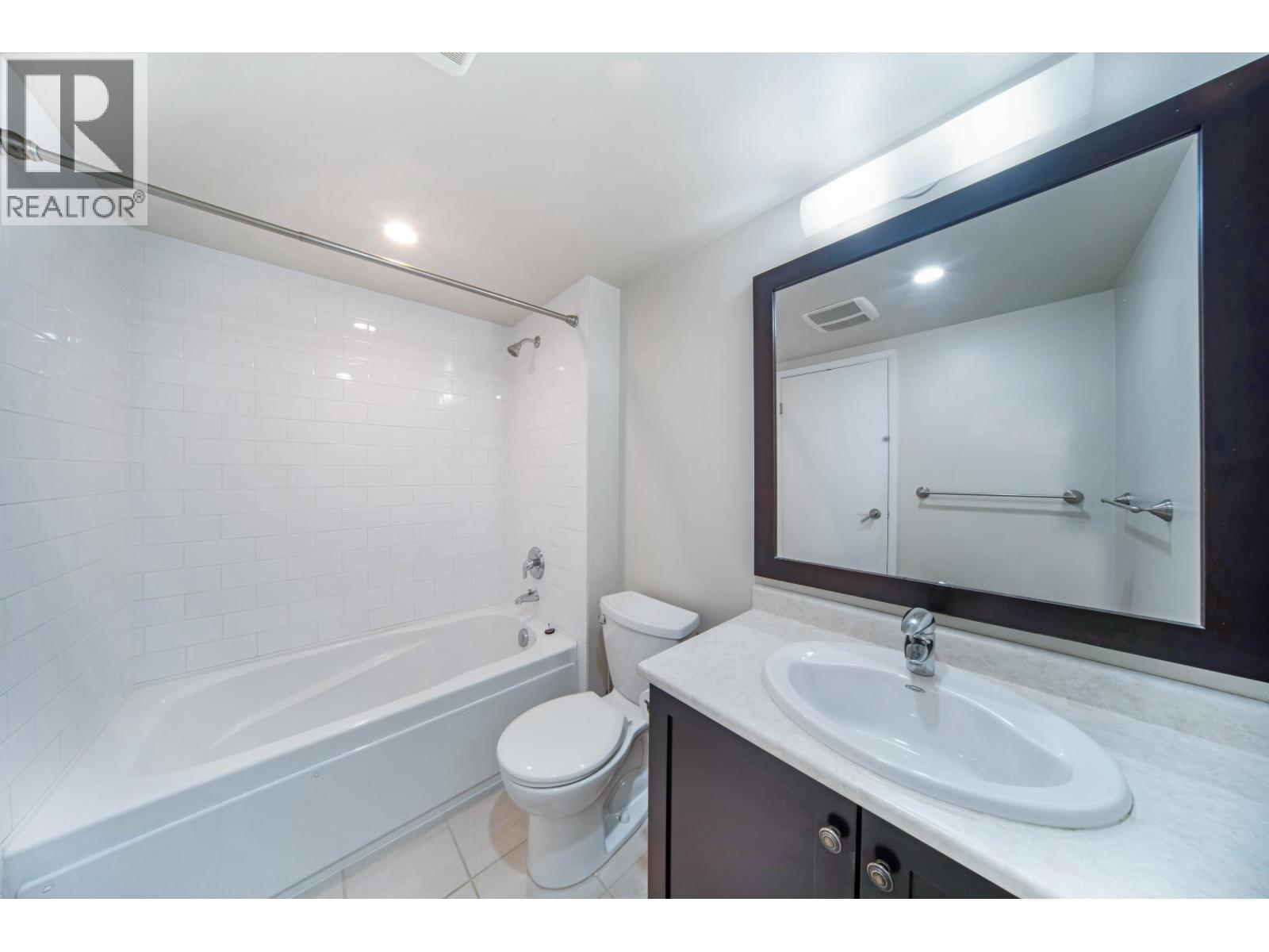 320 1385 Draycott Road, North Vancouver, British Columbia  V7J 3K9 - Photo 11 - R3044610