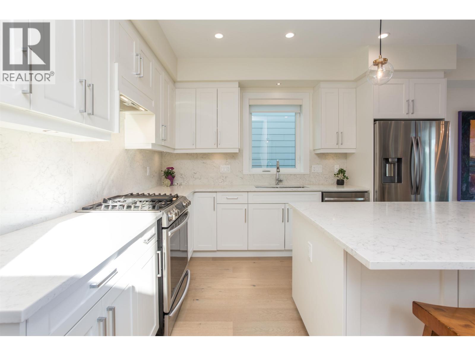 341 E 13th Street, North Vancouver, British Columbia  V7L 2L8 - Photo 4 - R3044620