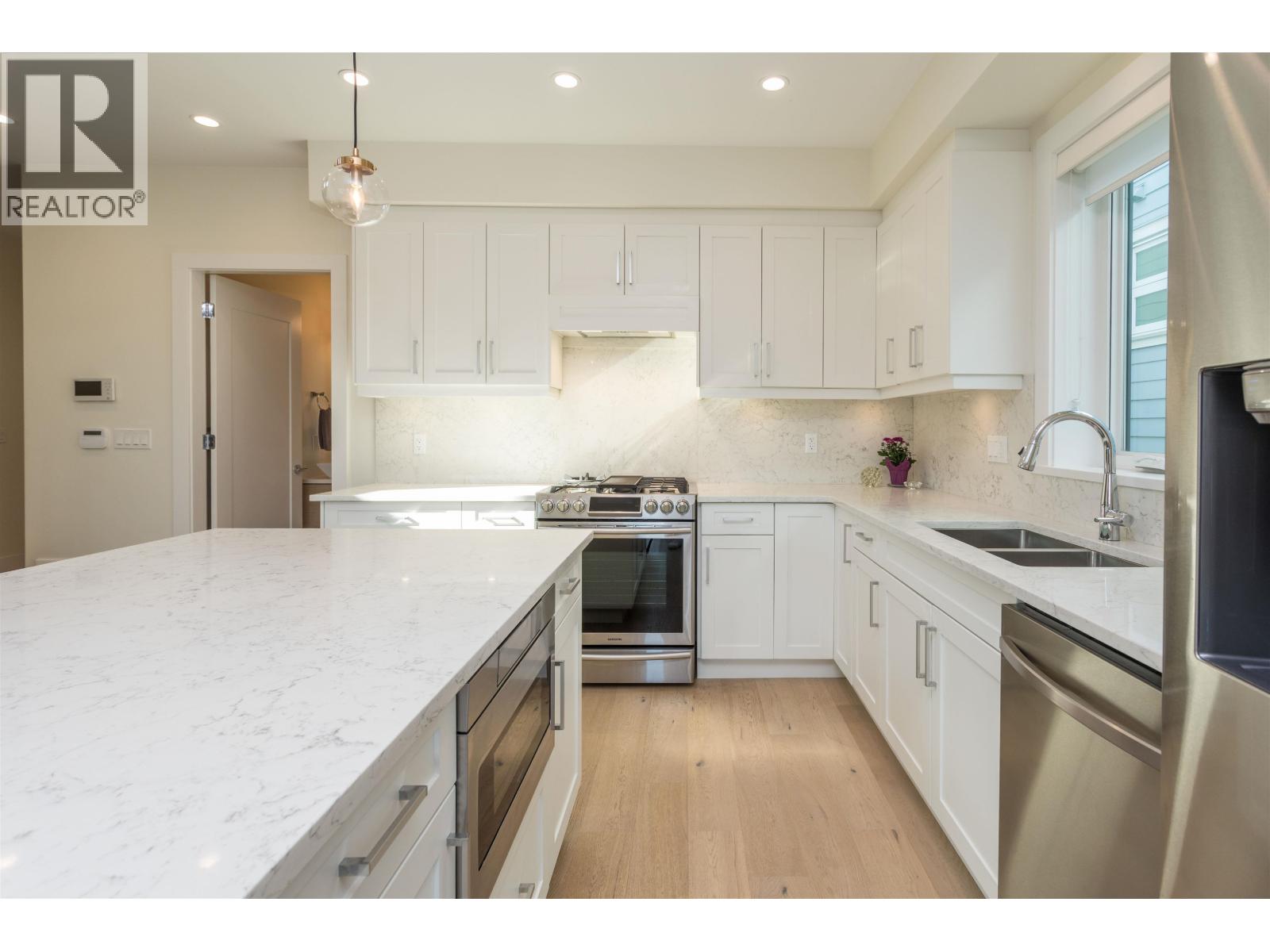 341 E 13th Street, North Vancouver, British Columbia  V7L 2L8 - Photo 6 - R3044620