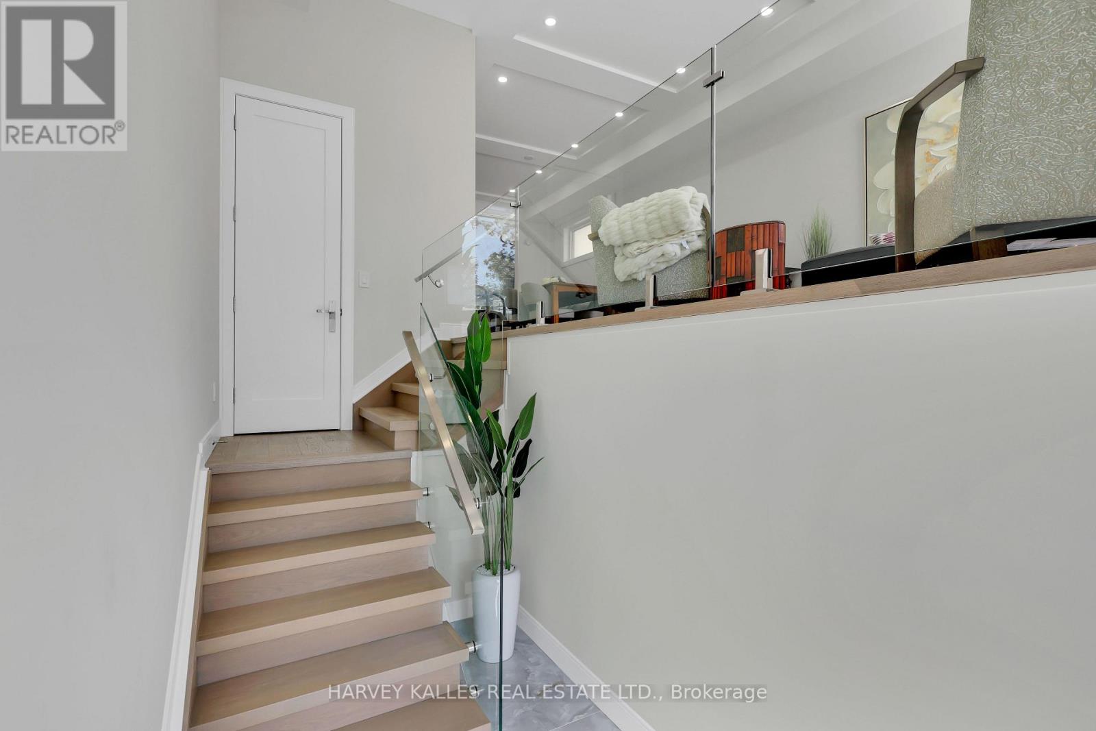 194 Sheldrake Boulevard, Toronto (Mount Pleasant East), Ontario  M4P 2B5 - Photo 5 - C12388470