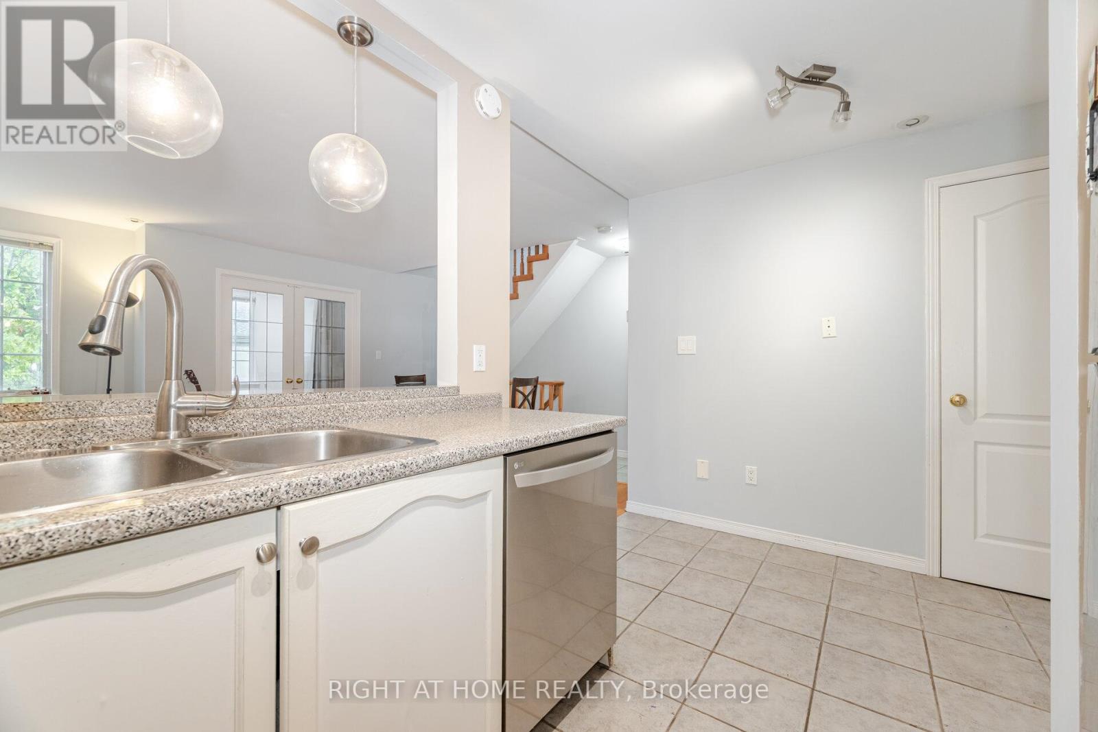 B18 - 108 Finch Ave W Avenue, Toronto (Newtonbrook West), Ontario  M2N 6W6 - Photo 10 - C12388476